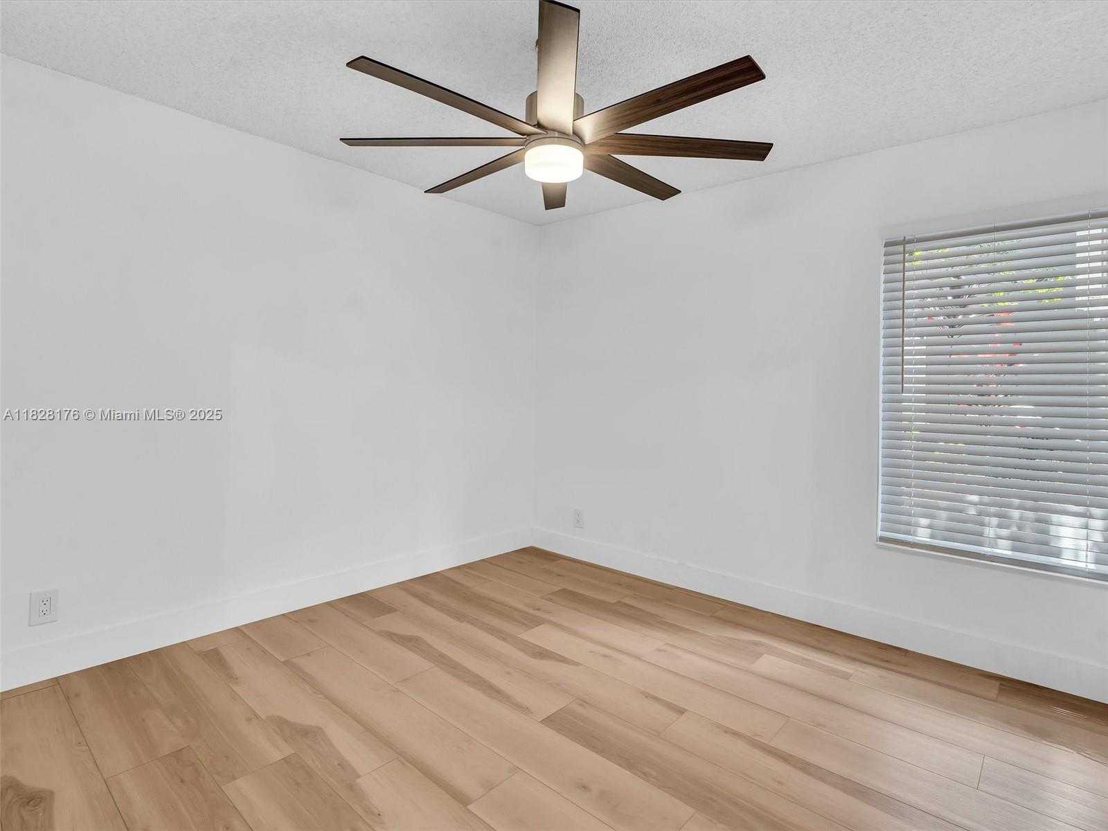 Small Image of 10370 NORTH WEST 11TH ST, Plantation Number 14
