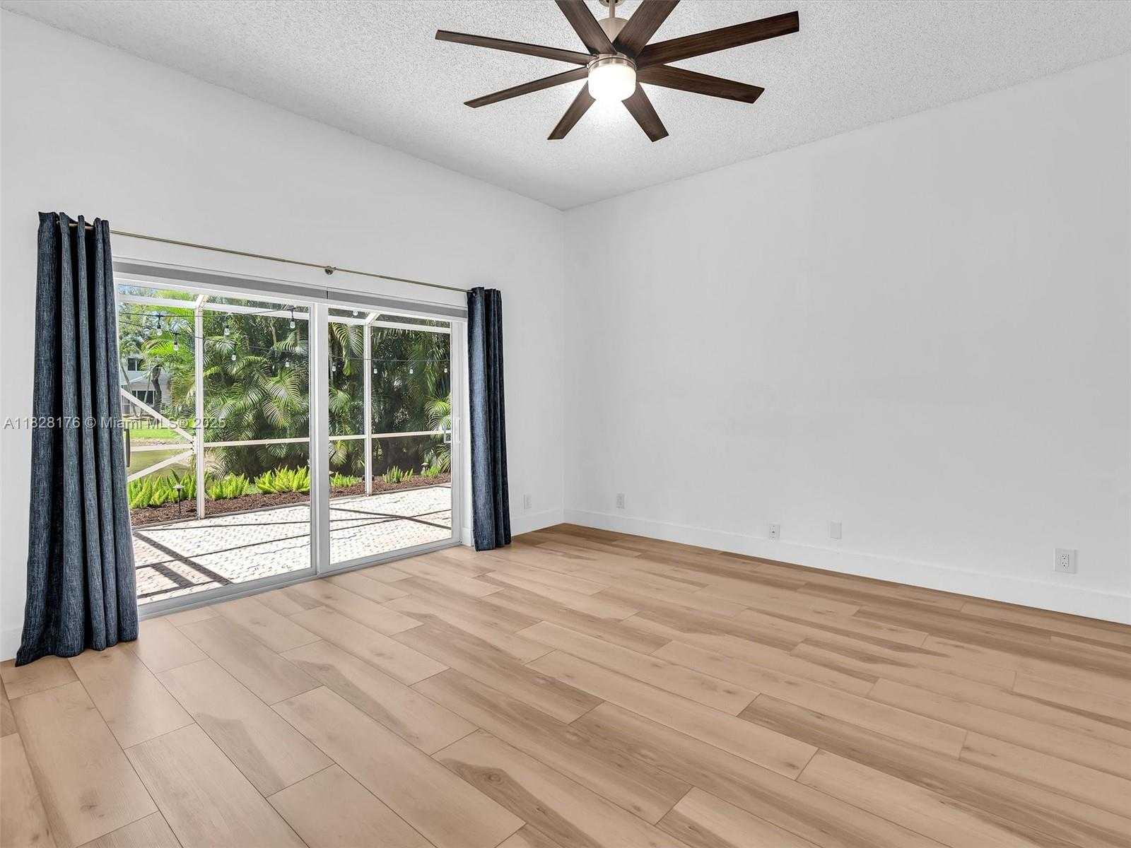 Small Image of 10370 NORTH WEST 11TH ST, Plantation Number 16