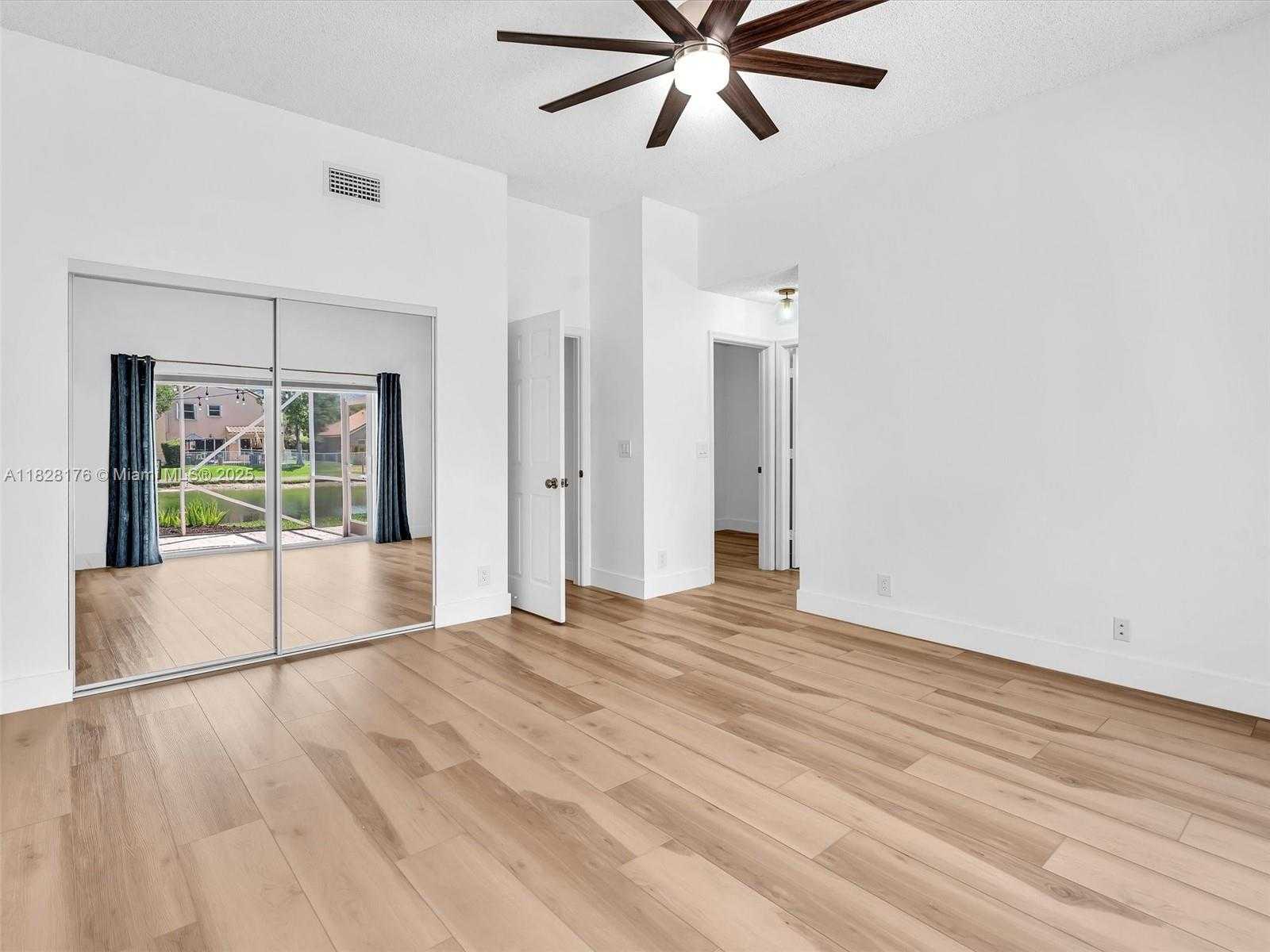 Small Image of 10370 NORTH WEST 11TH ST, Plantation Number 17