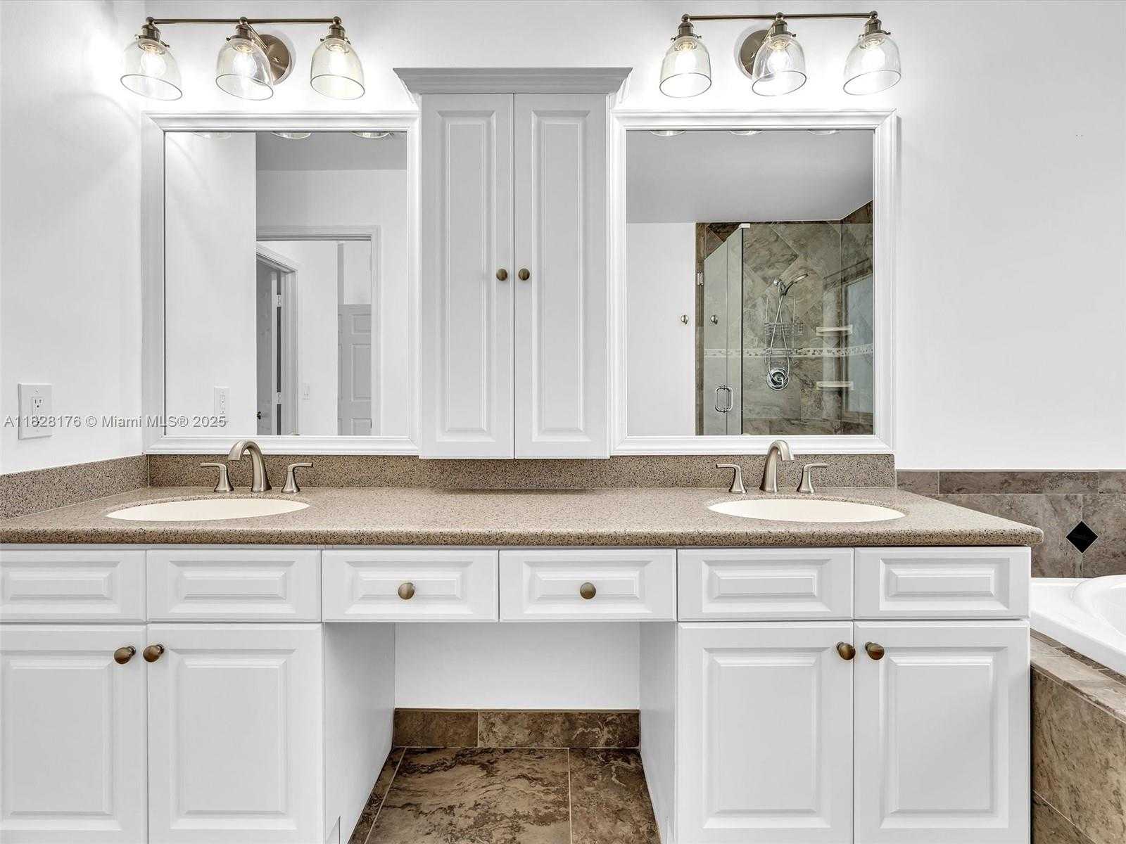 Small Image of 10370 NORTH WEST 11TH ST, Plantation Number 19