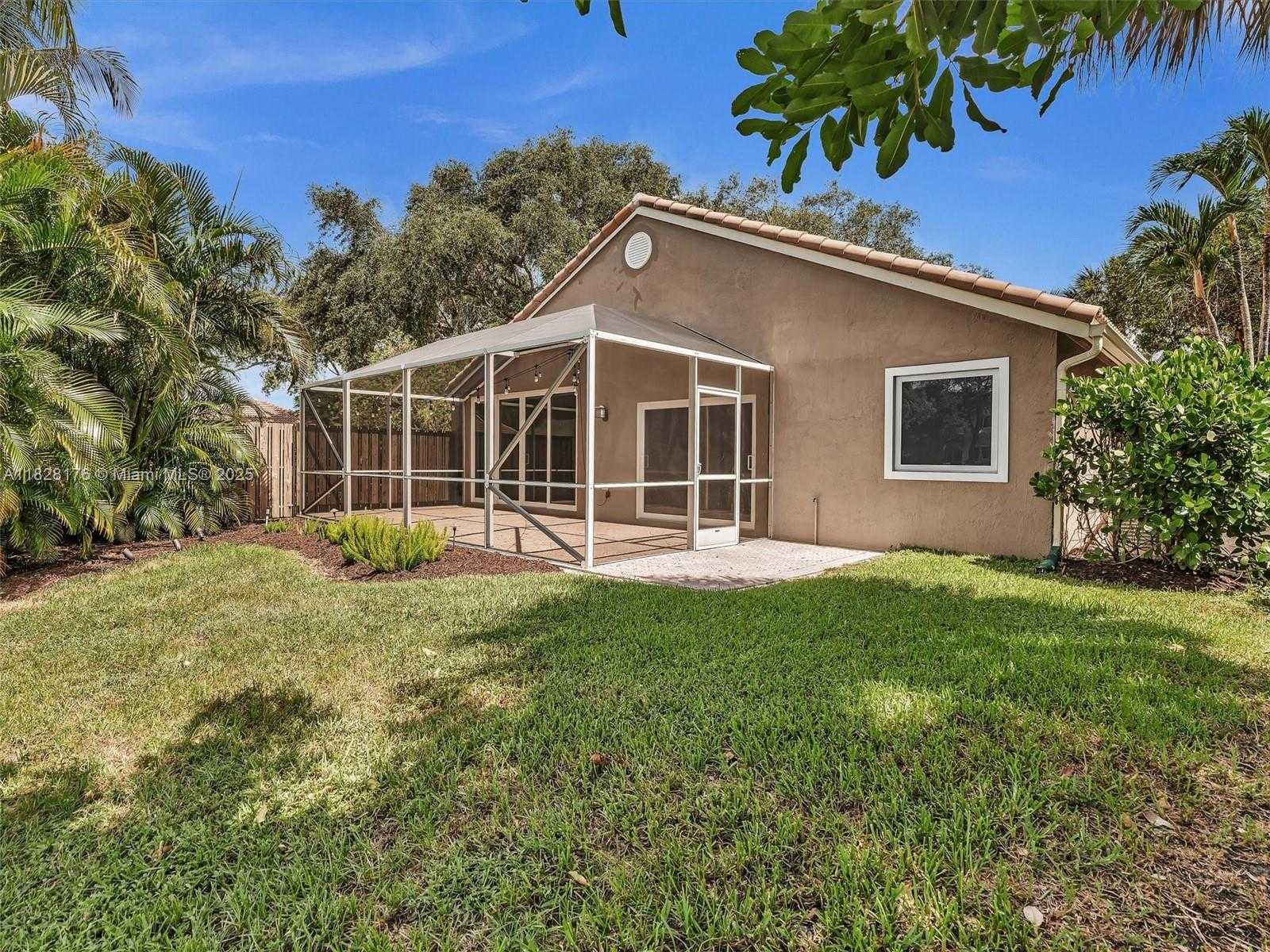 Small Image of 10370 NORTH WEST 11TH ST, Plantation Number 24