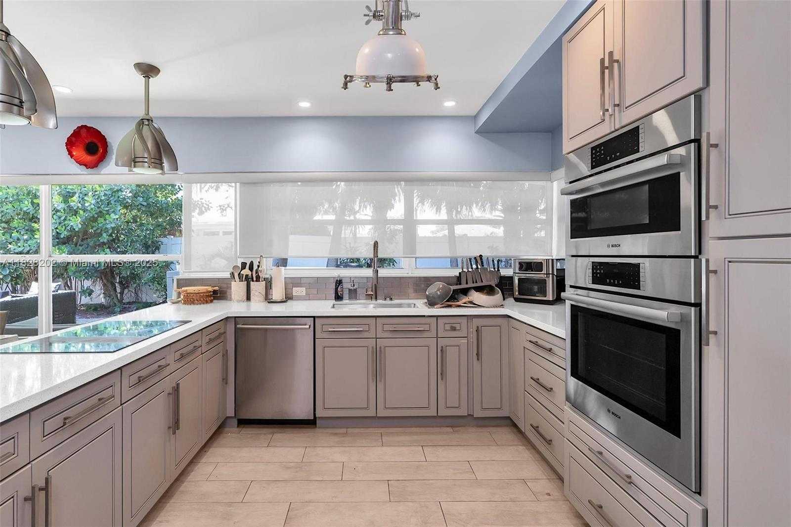 Small Image of 3210 DOVER RD, Pompano Beach Number 6