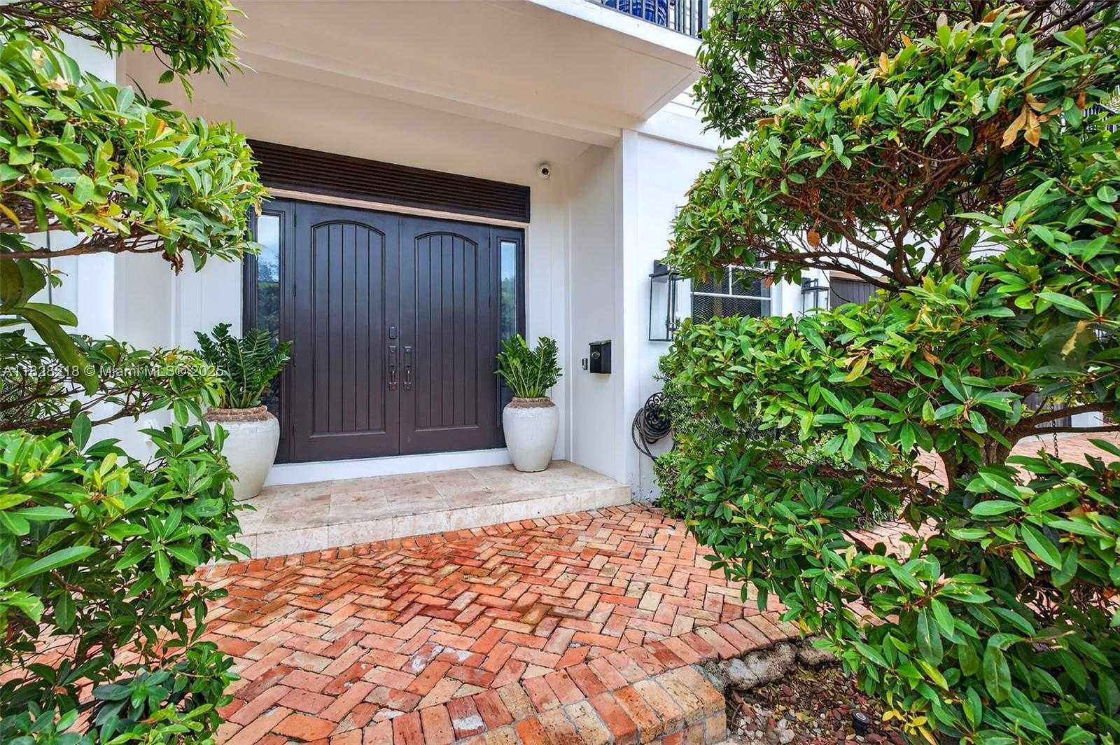 Small Image of 1404 SOUTH EAST 9TH ST, Fort Lauderdale Number 2