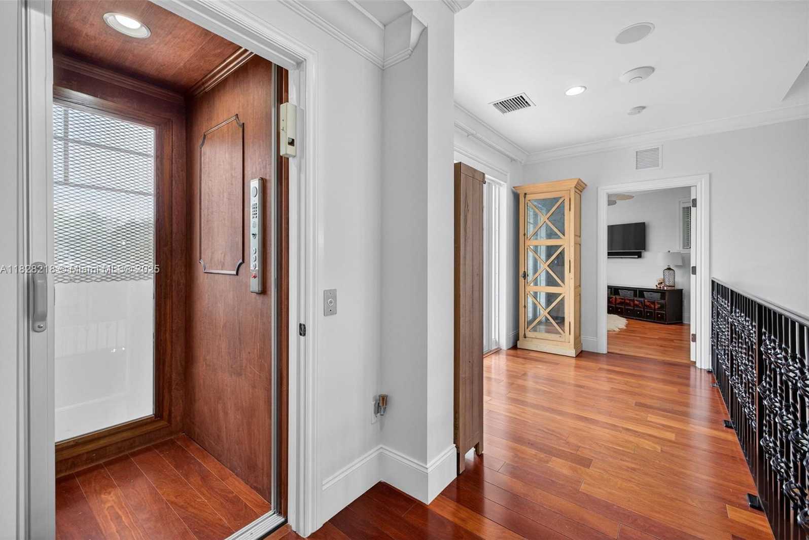 Small Image of 1404 SOUTH EAST 9TH ST, Fort Lauderdale Number 30