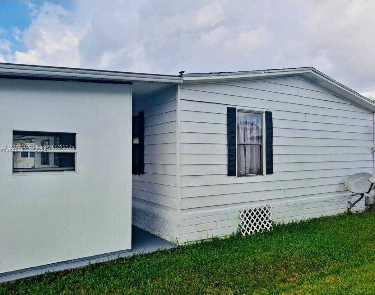 Small Image of 47 IVY LN, Davie Number 2