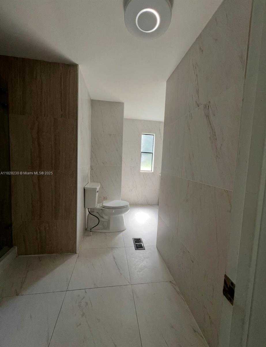 Small Image of 47 IVY LN, Davie Number 9