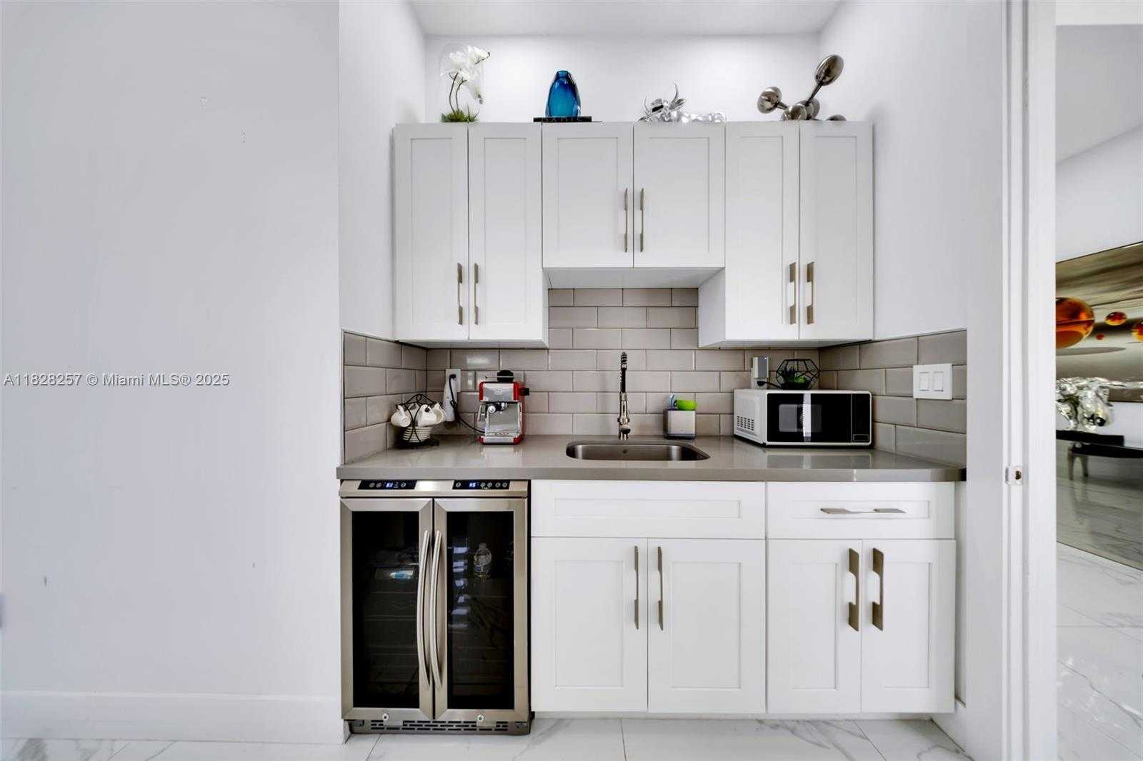 Small Image of 1550 SOUTH WEST 89TH CT, Miami Number 14