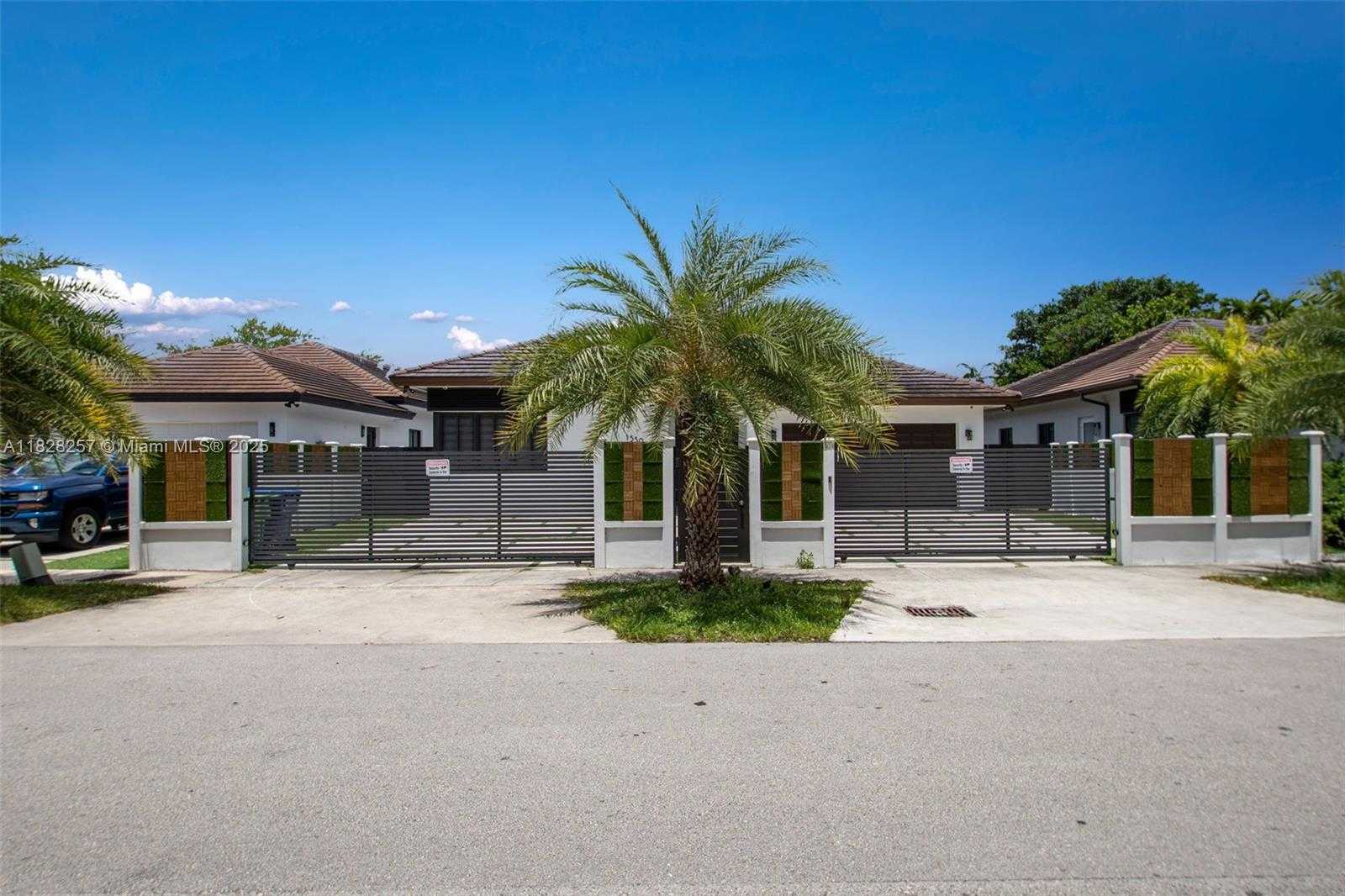 Small Image of 1550 SOUTH WEST 89TH CT, Miami Number 2