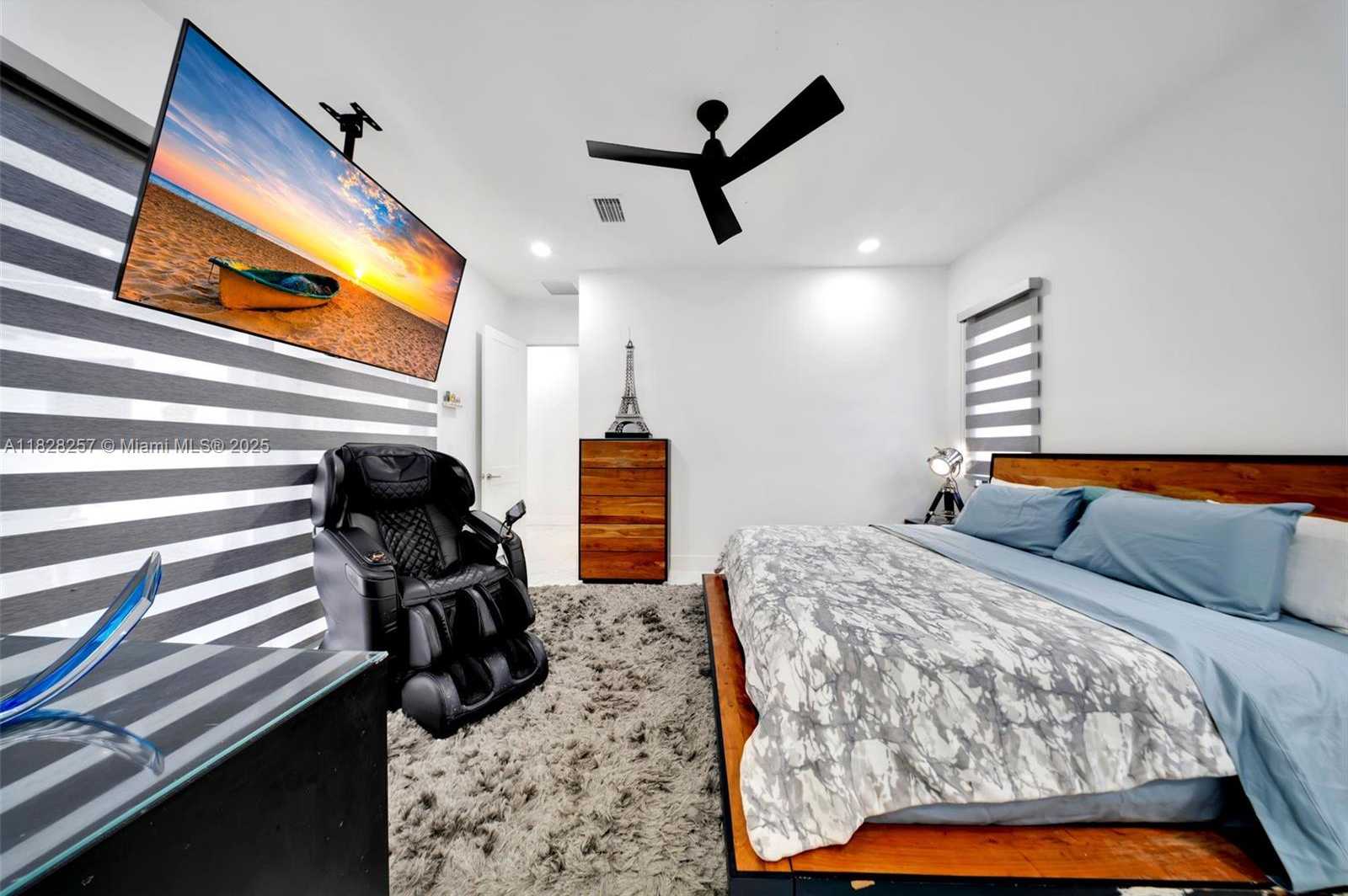 Small Image of 1550 SOUTH WEST 89TH CT, Miami Number 35