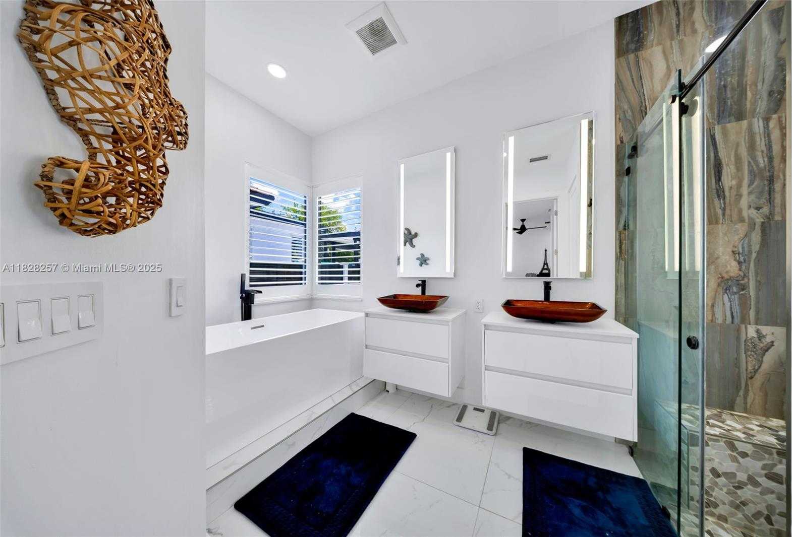 Small Image of 1550 SOUTH WEST 89TH CT, Miami Number 38