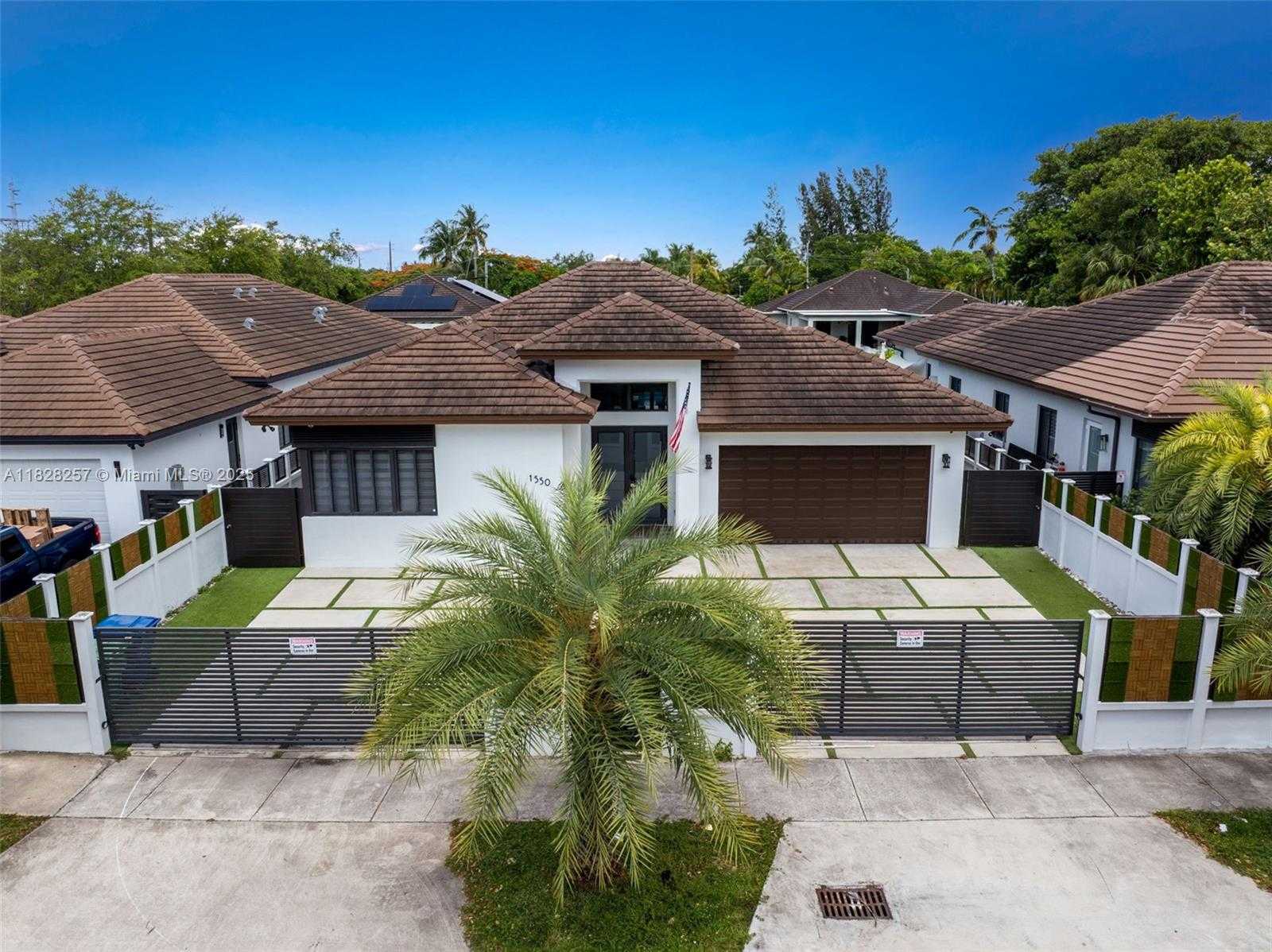 Small Image of 1550 SOUTH WEST 89TH CT, Miami Number 4