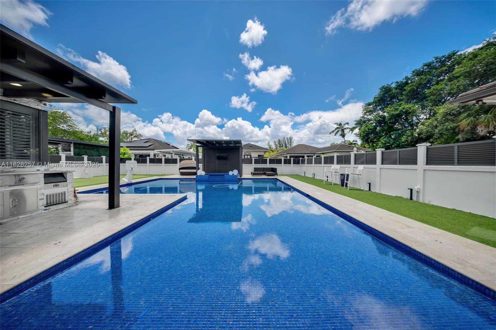 Small Image of 1550 SOUTH WEST 89TH CT, Miami Number 45