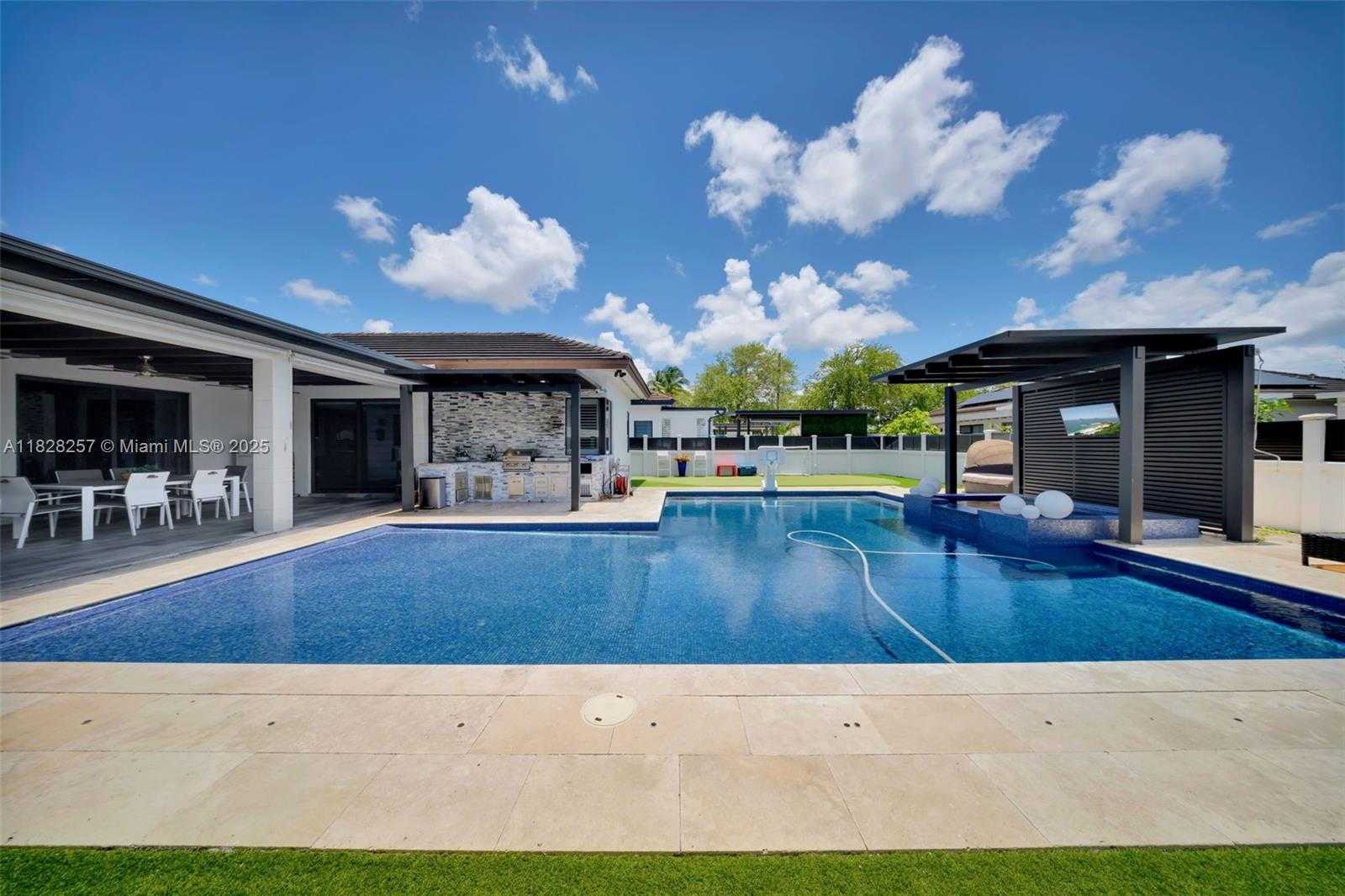 Small Image of 1550 SOUTH WEST 89TH CT, Miami Number 46