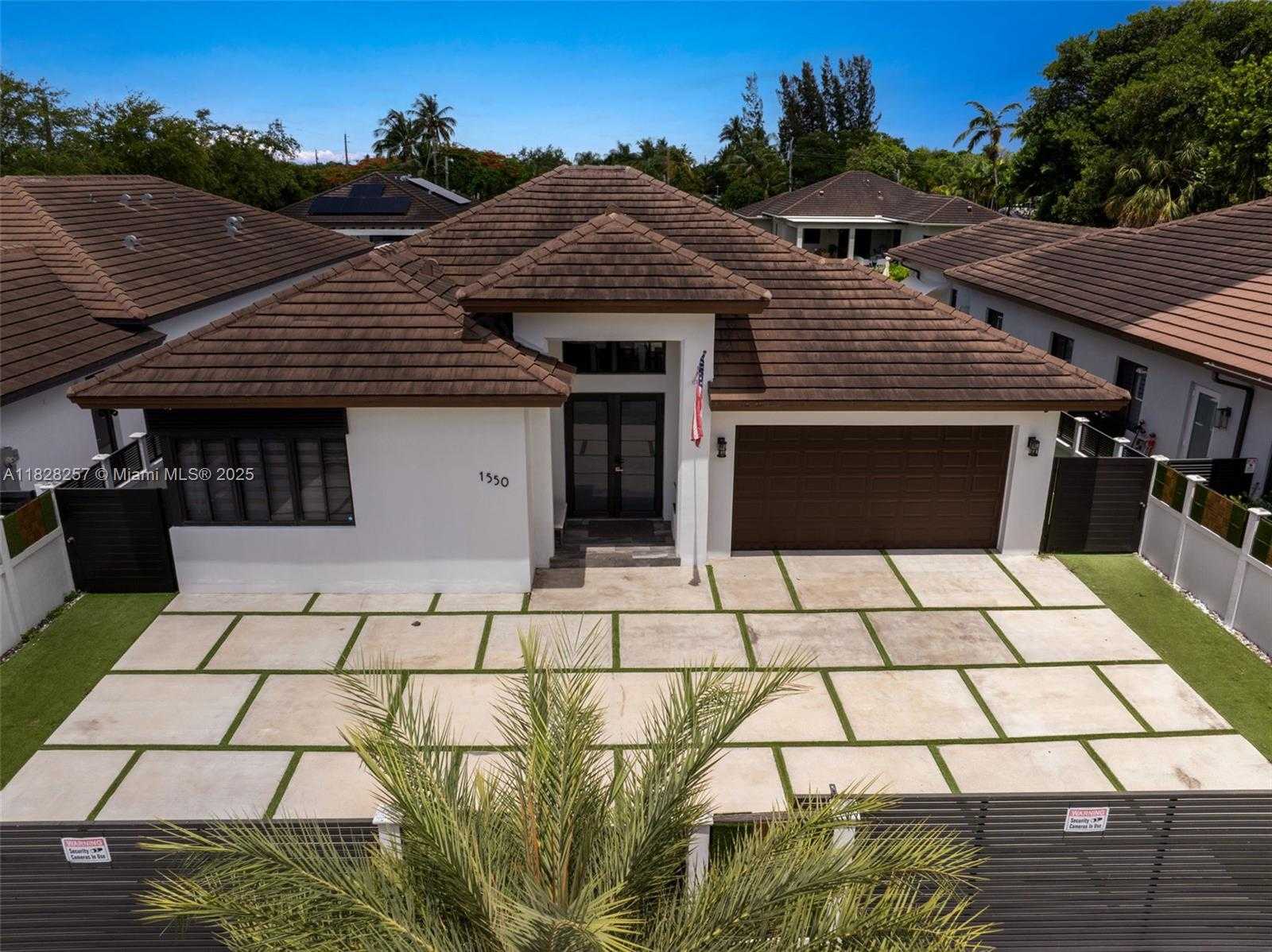 Small Image of 1550 SOUTH WEST 89TH CT, Miami Number 5