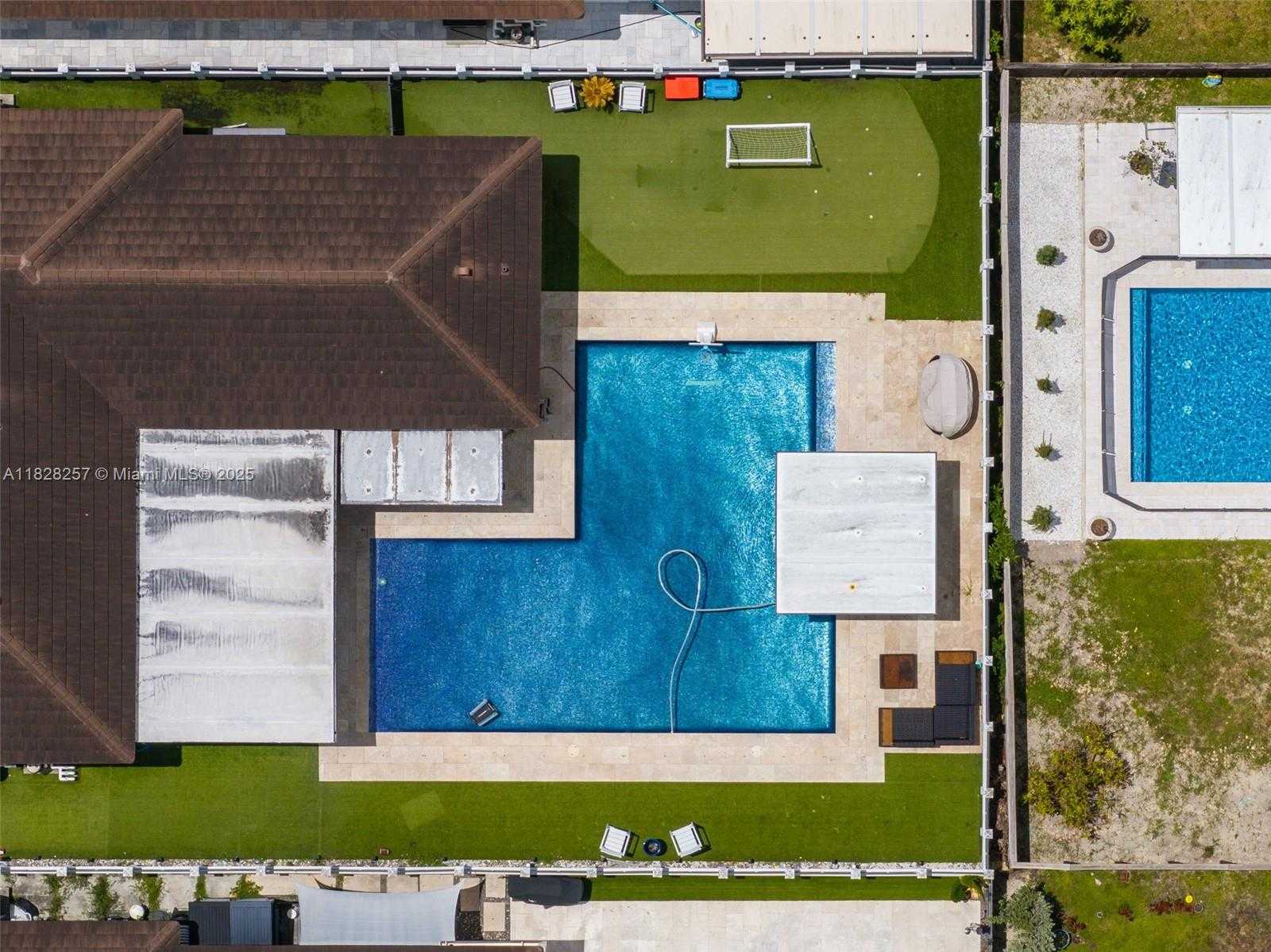 Small Image of 1550 SOUTH WEST 89TH CT, Miami Number 54