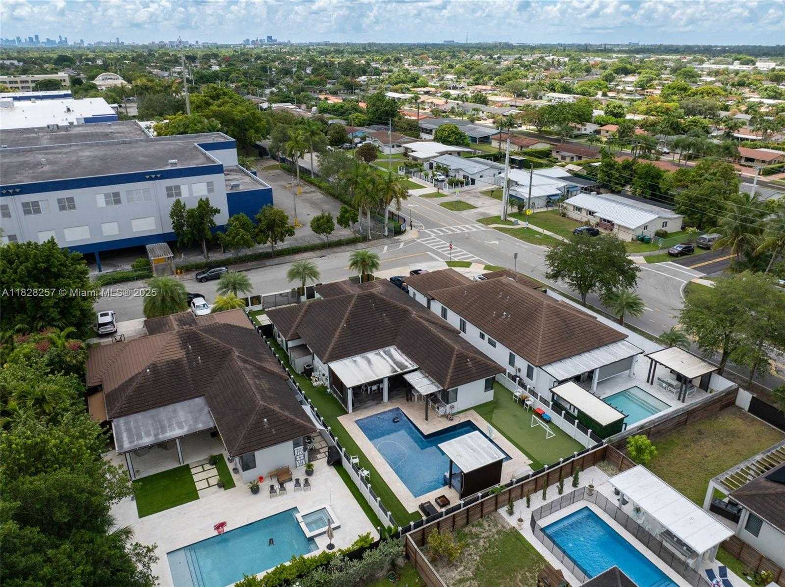 Small Image of 1550 SOUTH WEST 89TH CT, Miami Number 57
