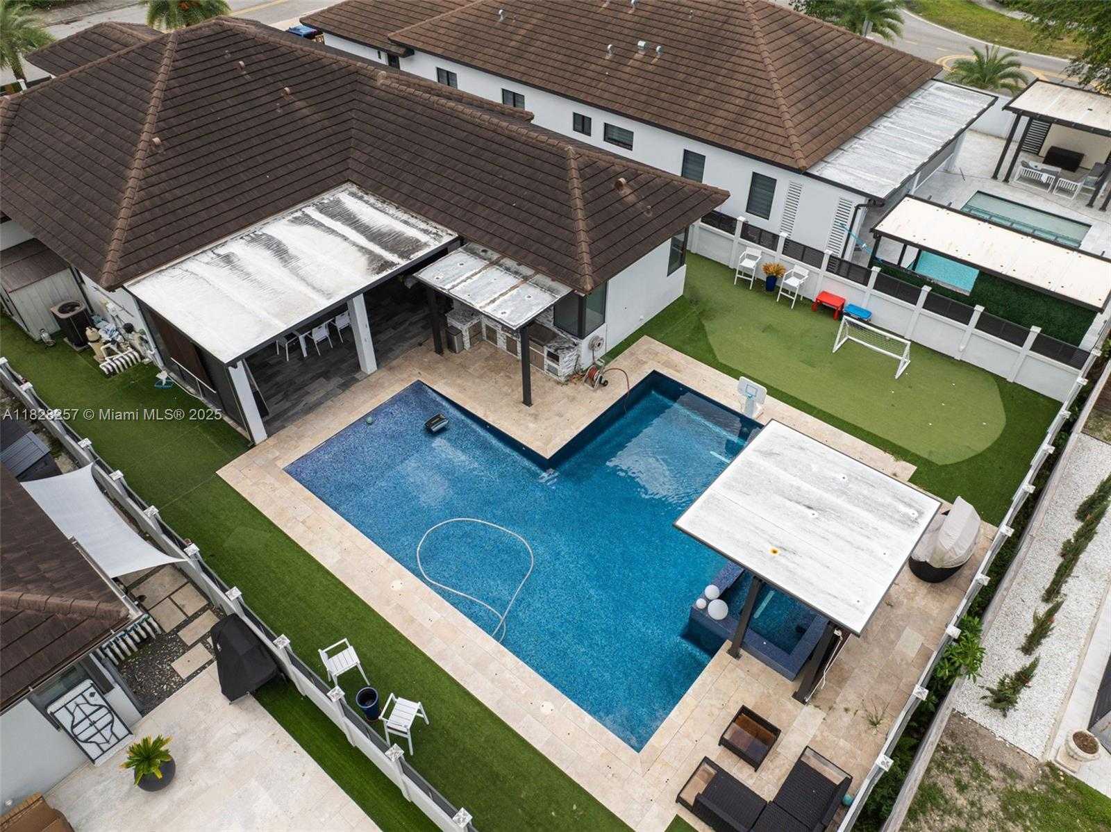 Small Image of 1550 SOUTH WEST 89TH CT, Miami Number 58