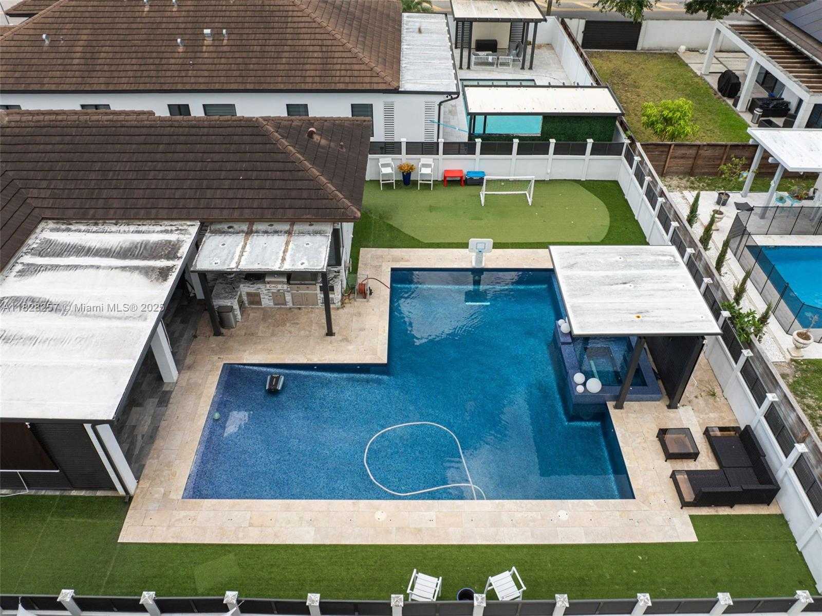 Small Image of 1550 SOUTH WEST 89TH CT, Miami Number 59
