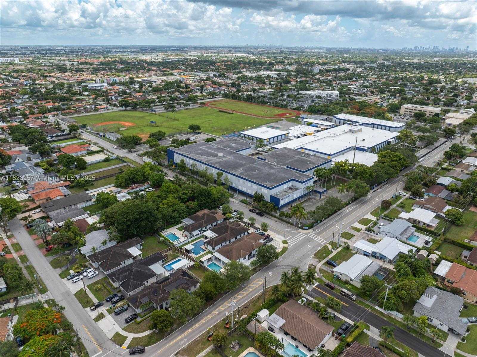 Small Image of 1550 SOUTH WEST 89TH CT, Miami Number 61