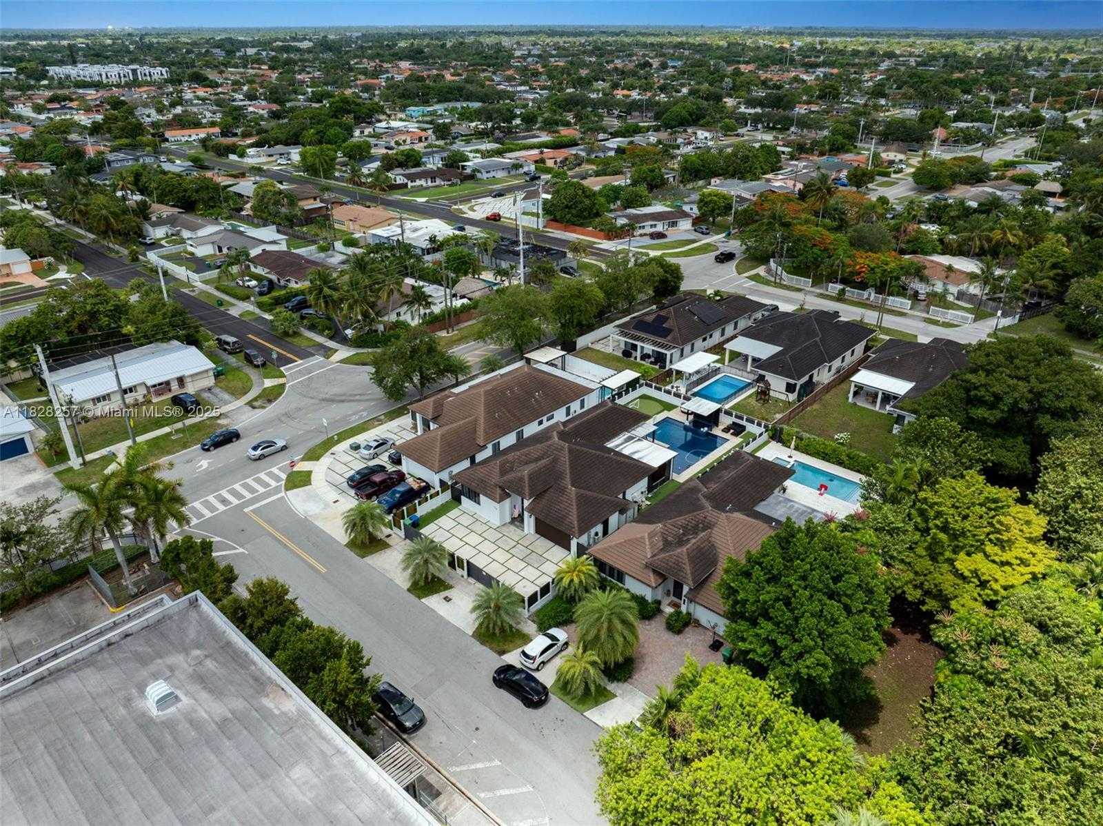 Small Image of 1550 SOUTH WEST 89TH CT, Miami Number 65