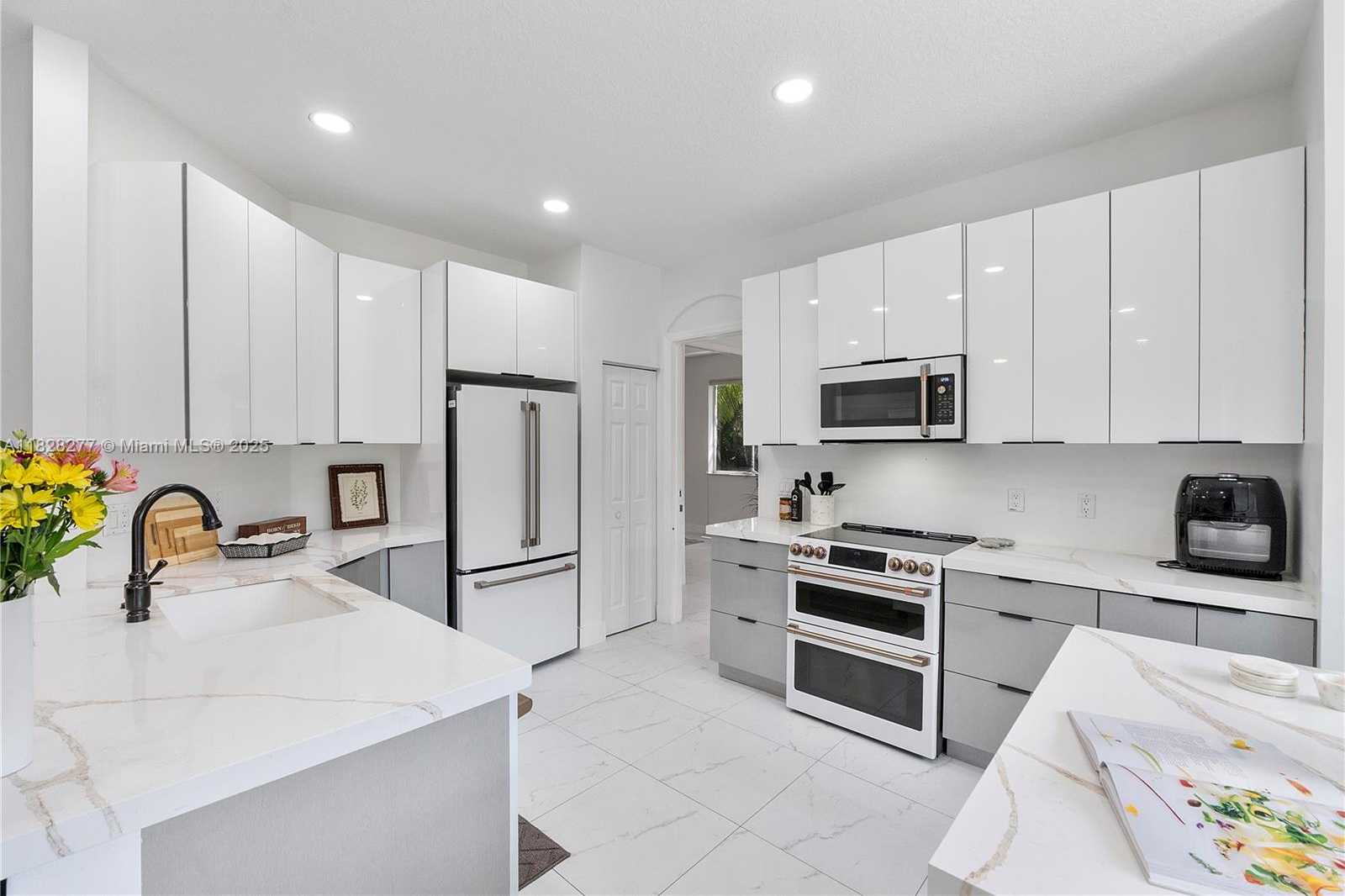 Small Image of 10922 NORTH WEST 49TH DR, Coral Springs Number 24