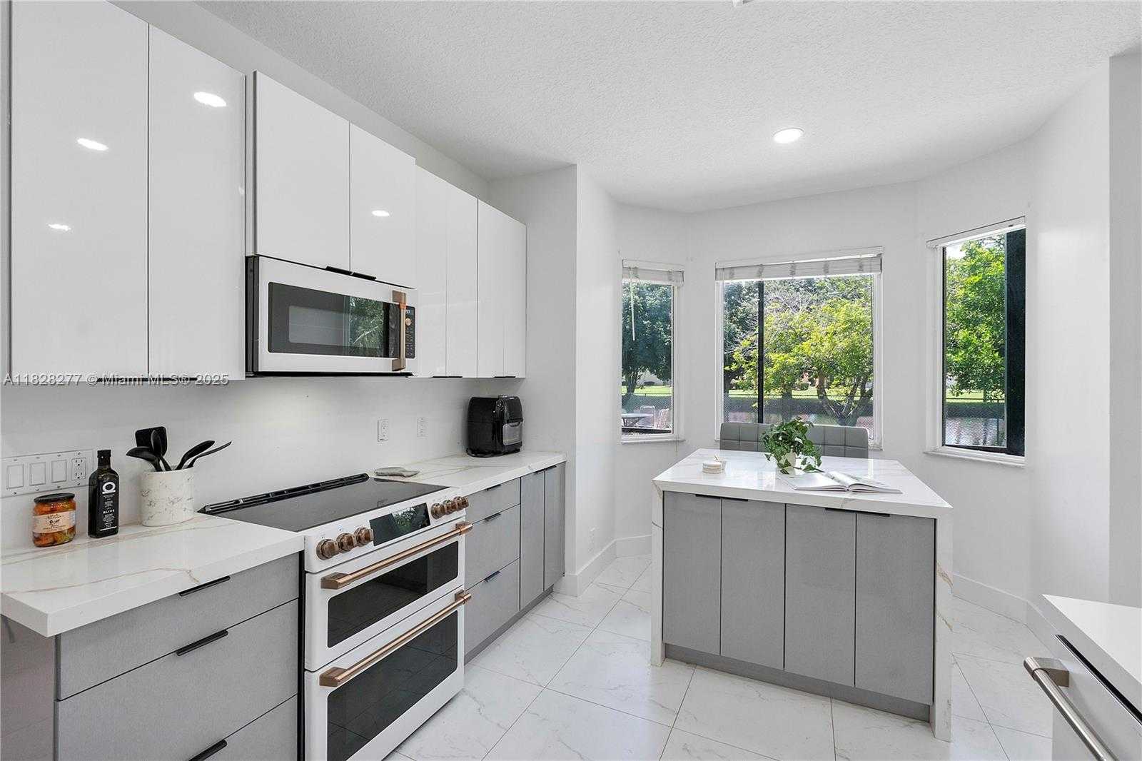 Small Image of 10922 NORTH WEST 49TH DR, Coral Springs Number 26