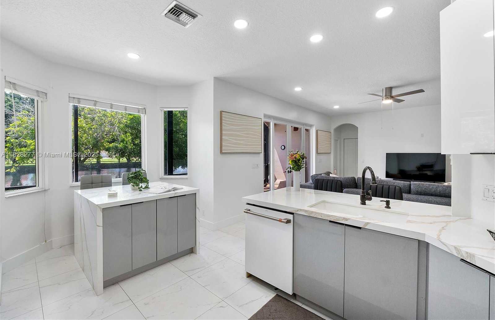 Small Image of 10922 NORTH WEST 49TH DR, Coral Springs Number 29