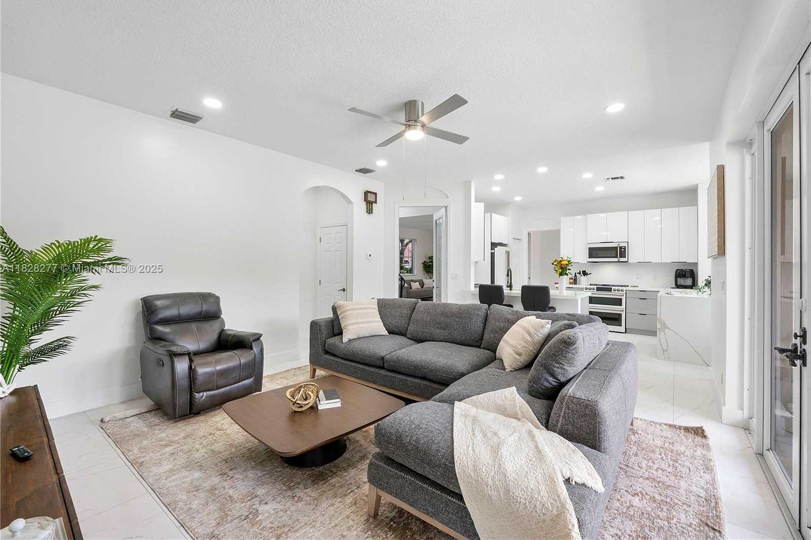 Small Image of 10922 NORTH WEST 49TH DR, Coral Springs Number 32