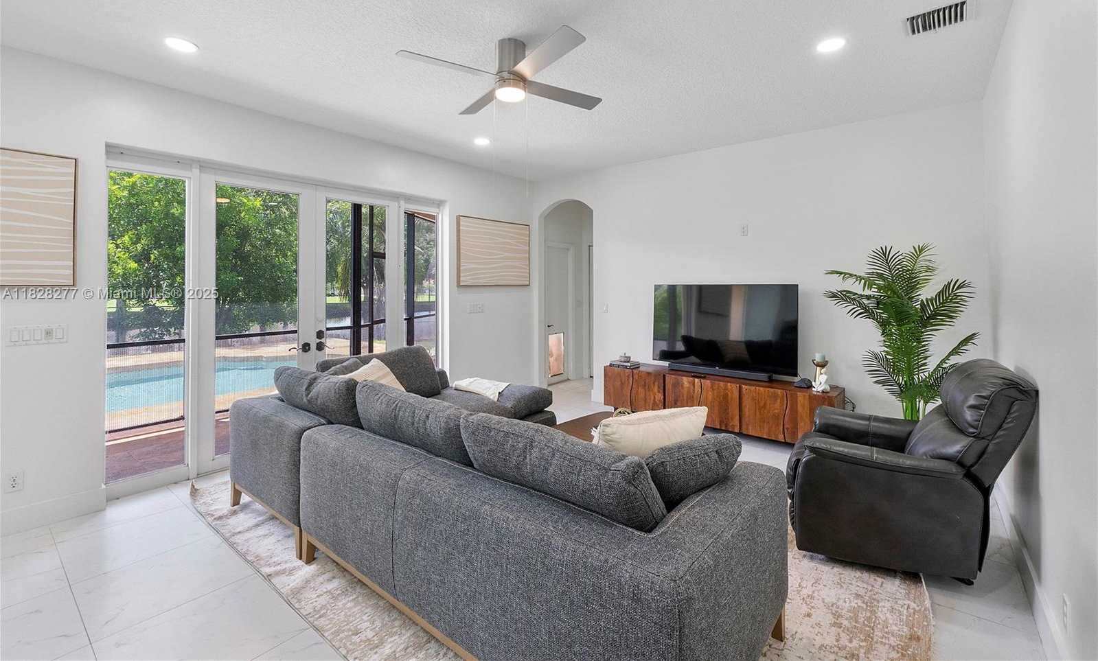 Small Image of 10922 NORTH WEST 49TH DR, Coral Springs Number 34