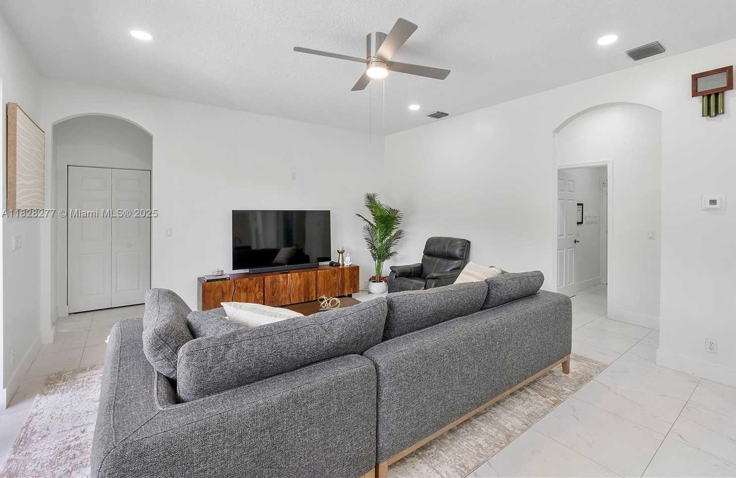 Small Image of 10922 NORTH WEST 49TH DR, Coral Springs Number 36