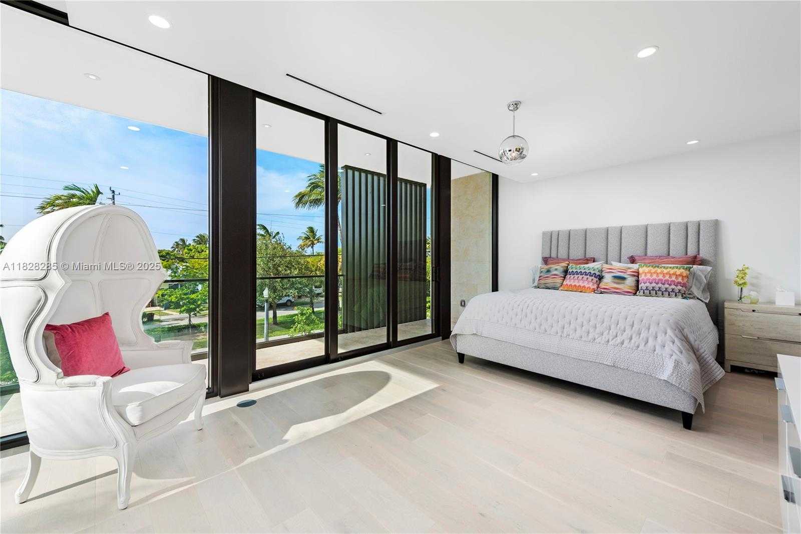 Small Image of 1410 SOUTH BISCAYNE POINT RD, Miami Beach Number 24