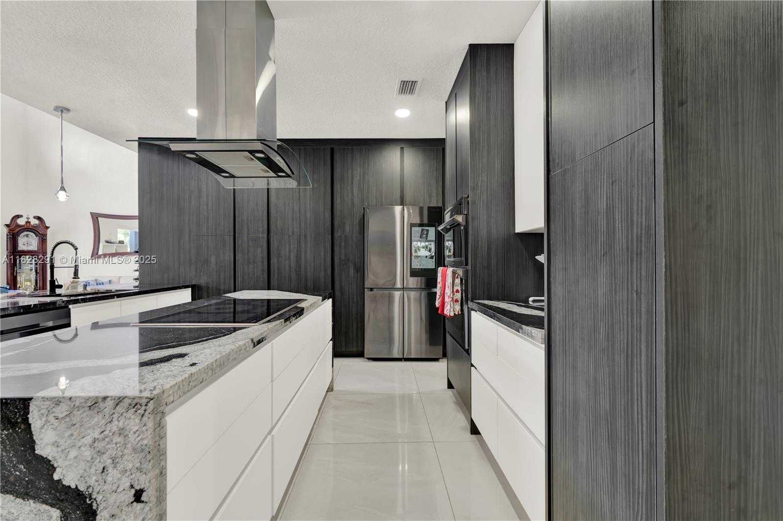 Small Image of 12301 NORTH WEST 18TH ST, Plantation Number 21