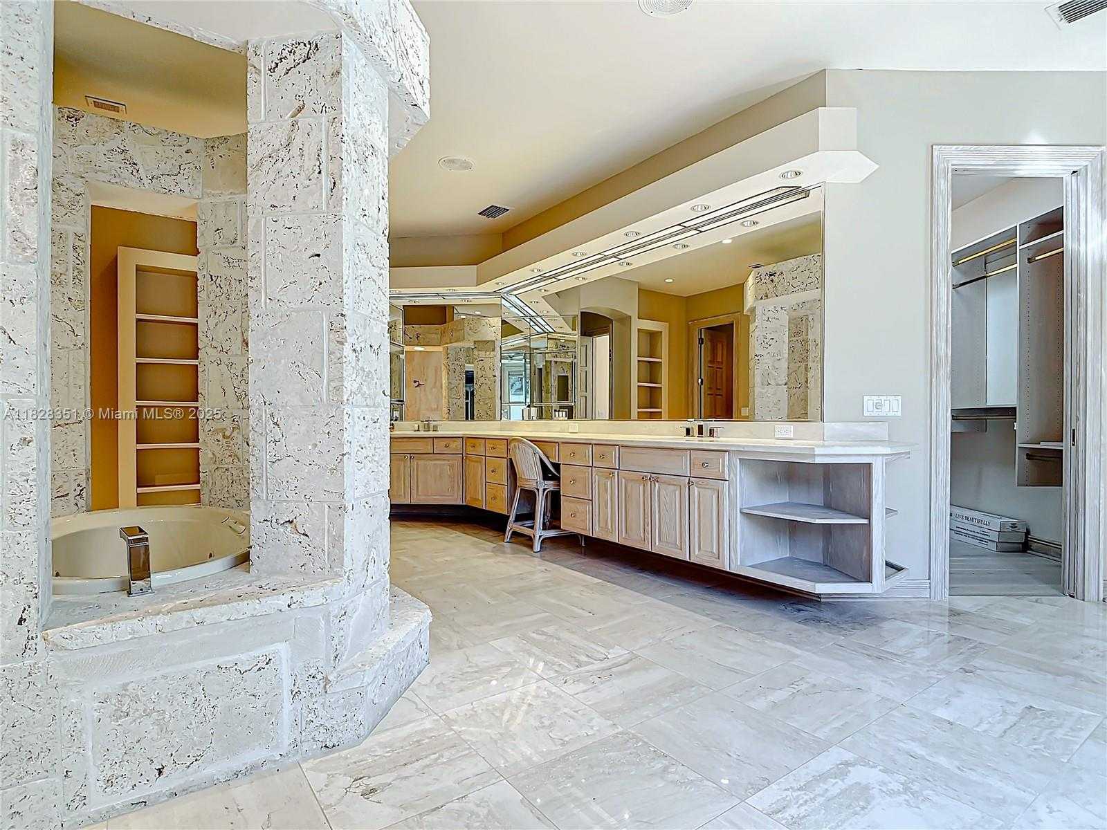 Small Image of 27201 IBIS COVE COURT, Bonita Springs Number 21