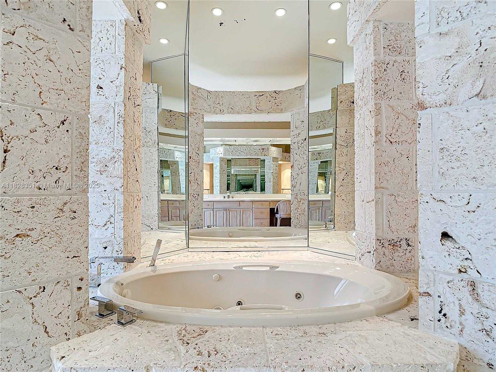 Small Image of 27201 IBIS COVE COURT, Bonita Springs Number 22