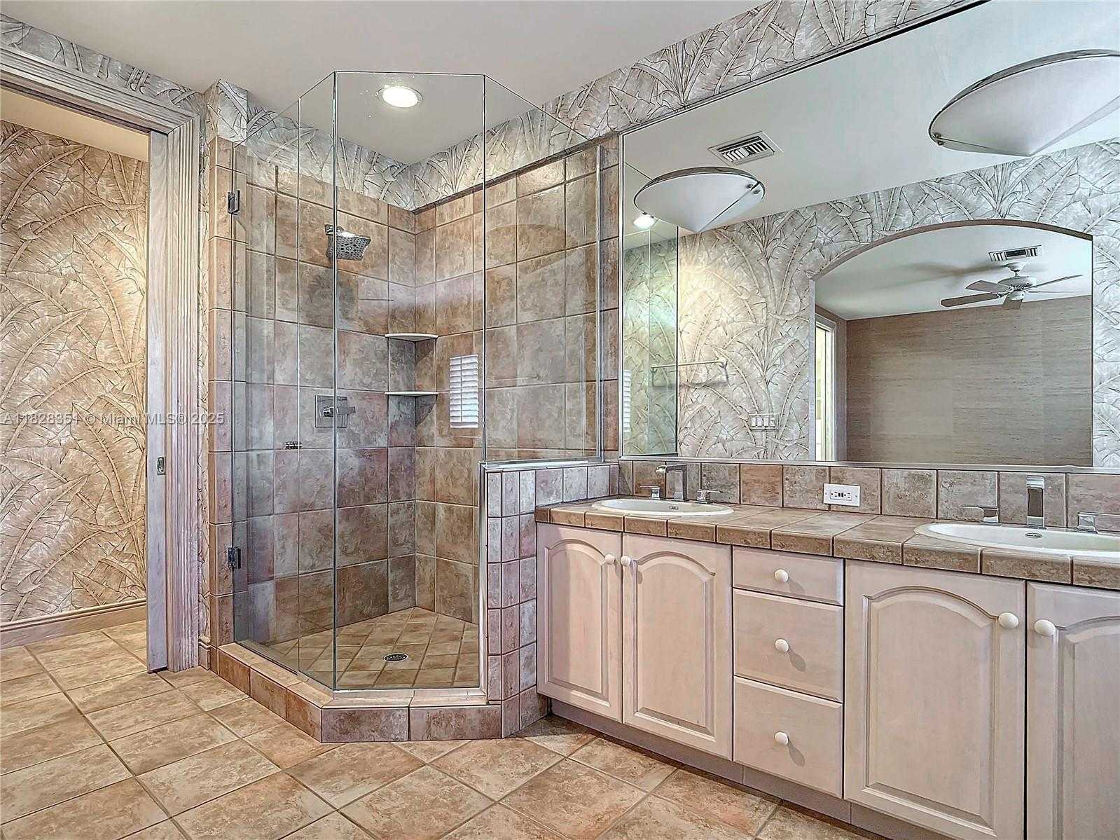 Small Image of 27201 IBIS COVE COURT, Bonita Springs Number 26