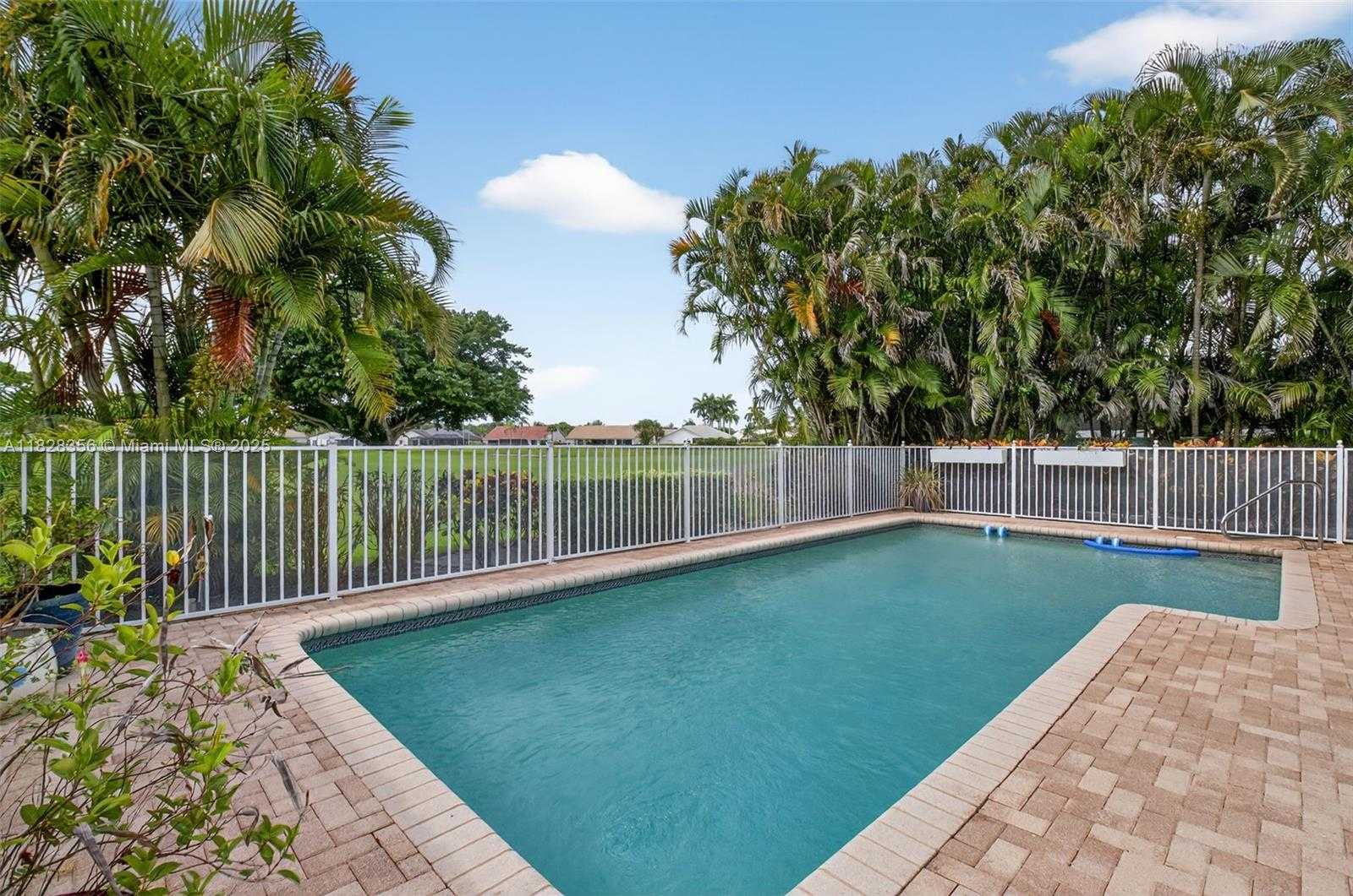 Small Image of 10344 SUNSET BEND DR, Boca Raton Number 34