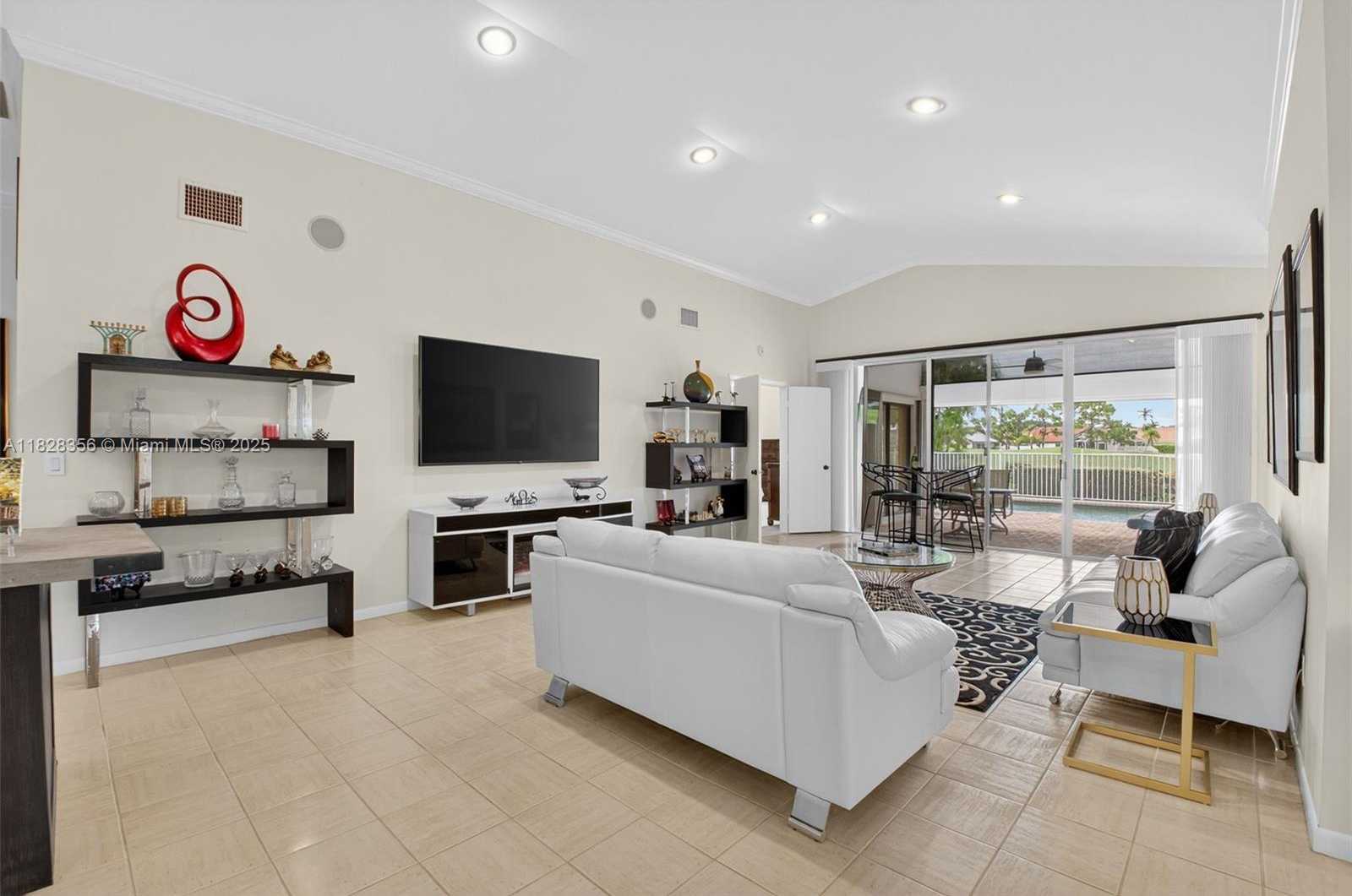 Small Image of 10344 SUNSET BEND DR, Boca Raton Number 5