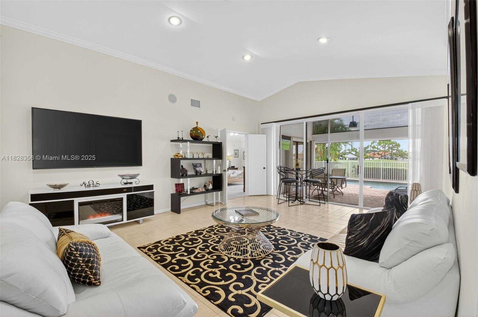 Small Image of 10344 SUNSET BEND DR, Boca Raton Number 6