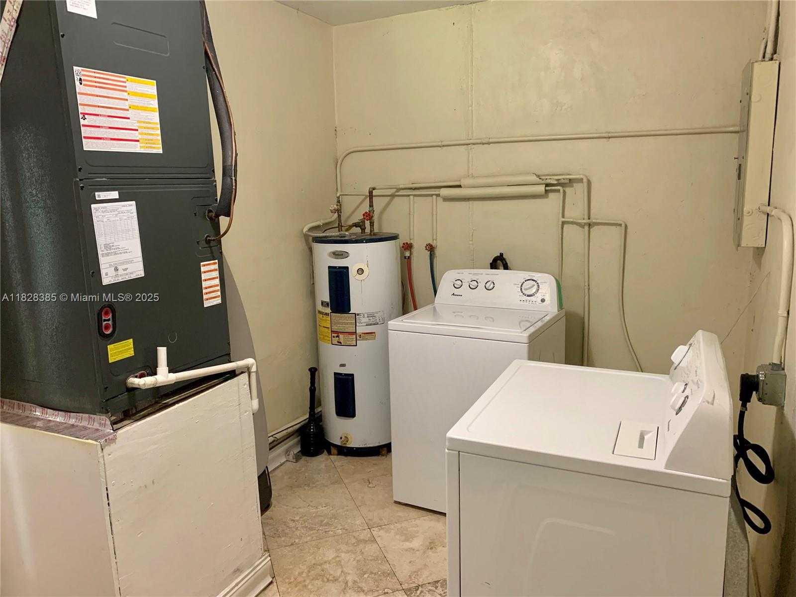 Small Image of 5221 ORANGE DR, Davie Number 13