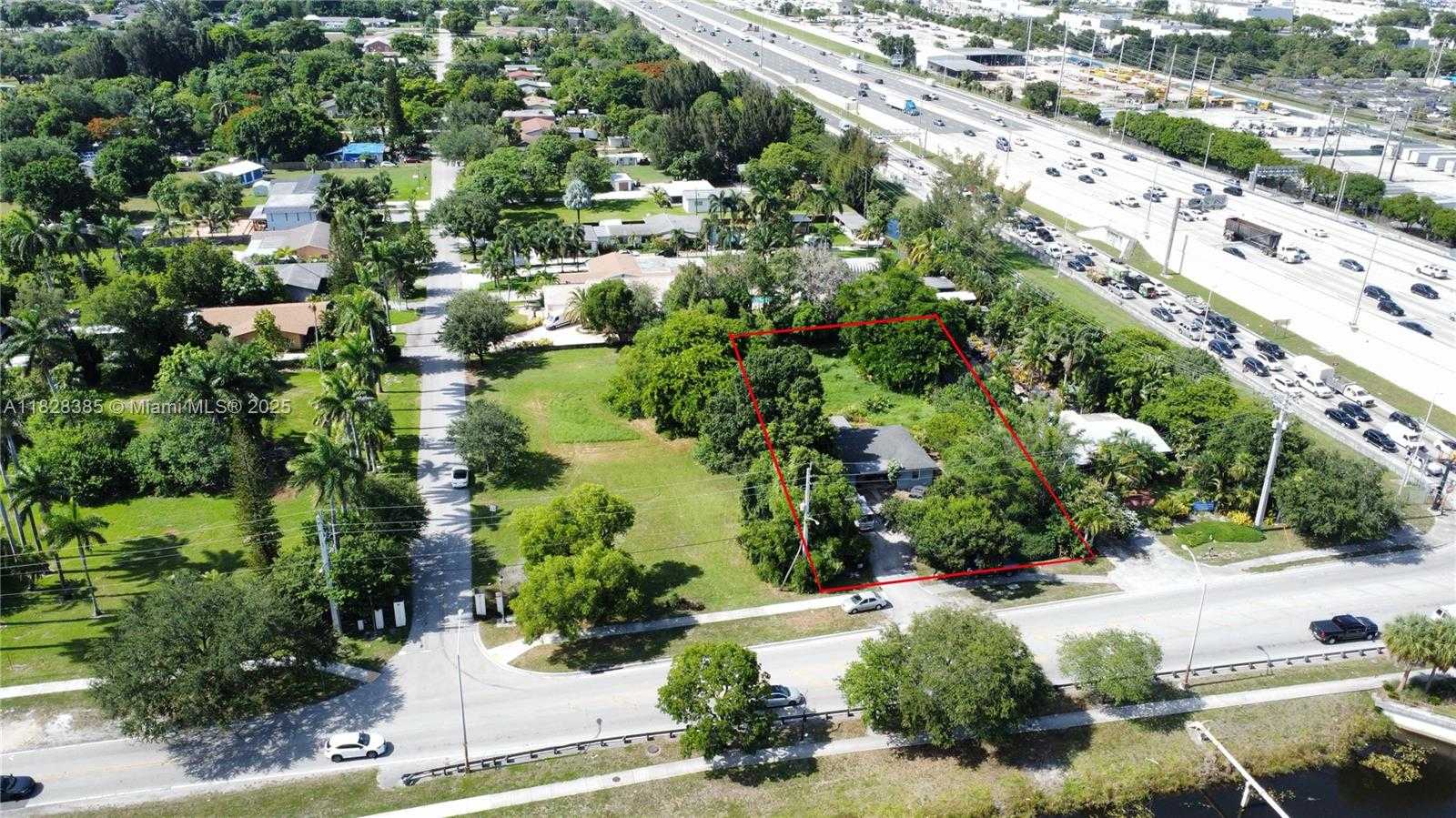 Small Image of 5221 ORANGE DR, Davie Number 14