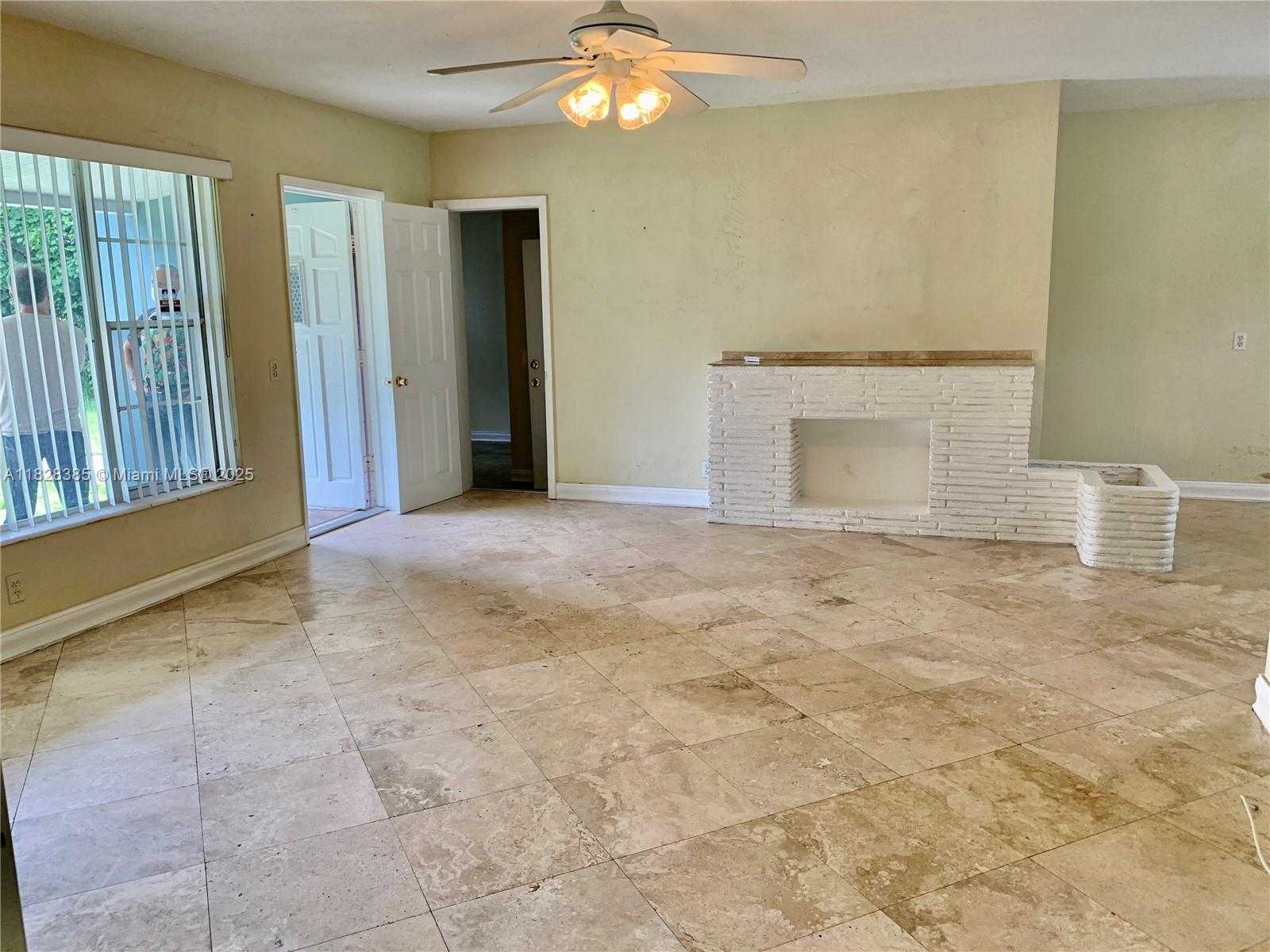 Small Image of 5221 ORANGE DR, Davie Number 5