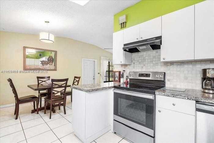 Small Image of 450 NORTH EAST 175TH ST, North Miami Beach Number 3