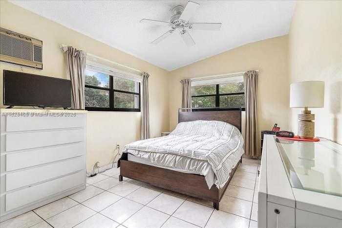 Small Image of 450 NORTH EAST 175TH ST, North Miami Beach Number 7