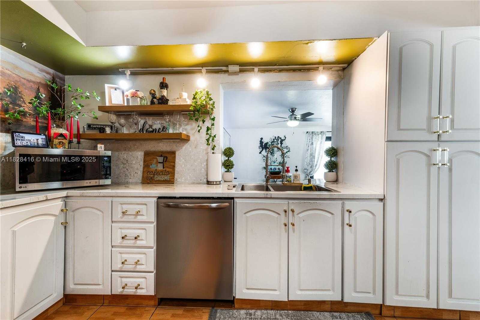 Small Image of 8065 WEST 14TH CT, Hialeah Number 23