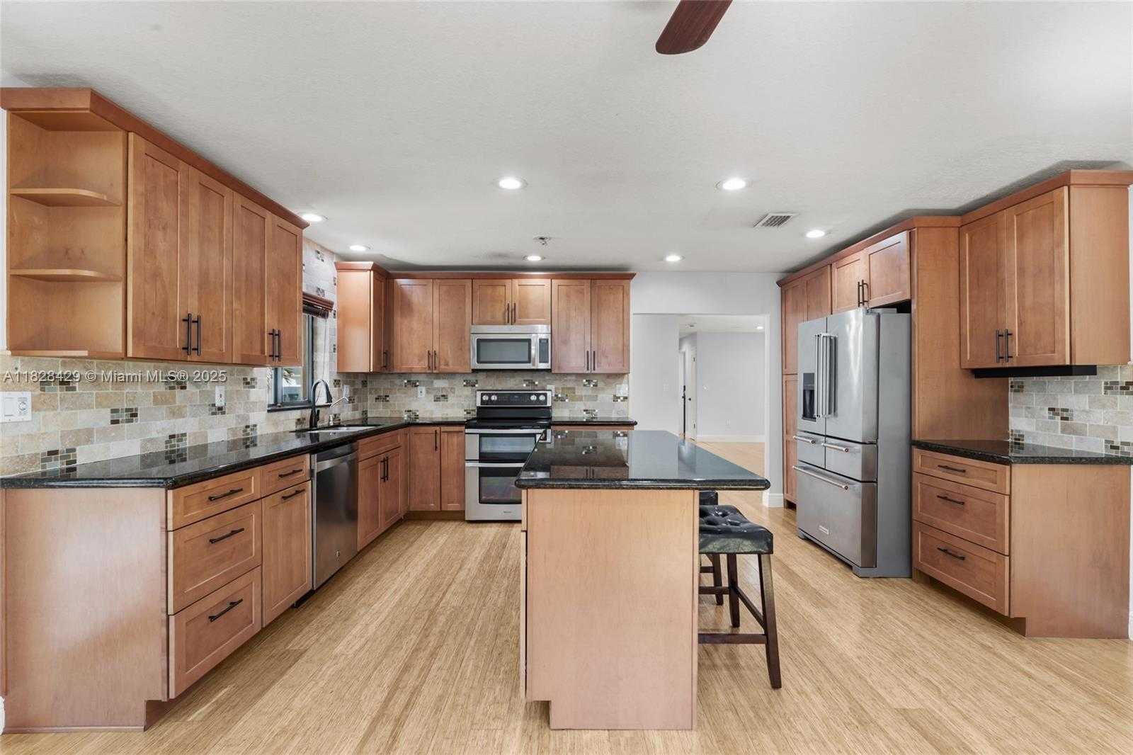 Small Image of 20175 SOUTH WEST 89TH CT, Cutler Bay Number 13