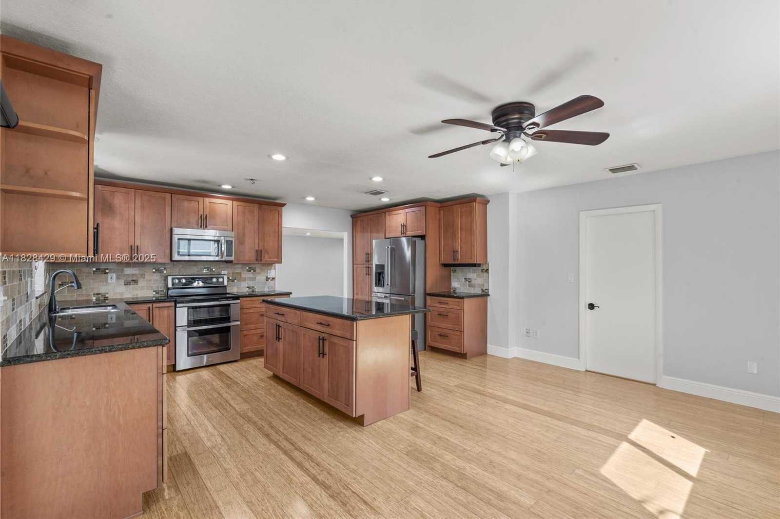Small Image of 20175 SOUTH WEST 89TH CT, Cutler Bay Number 14