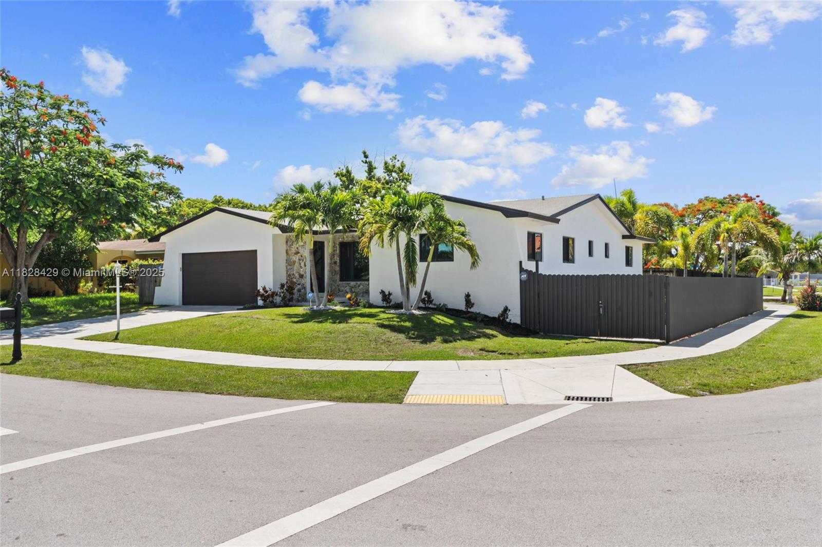 Small Image of 20175 SOUTH WEST 89TH CT, Cutler Bay Number 3