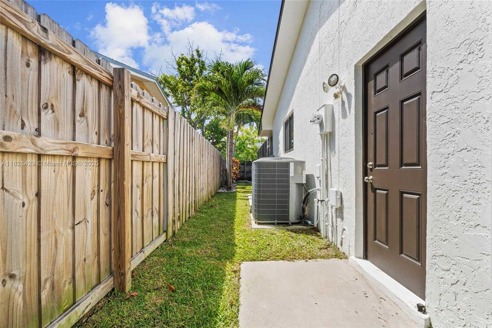 Small Image of 20175 SOUTH WEST 89TH CT, Cutler Bay Number 38