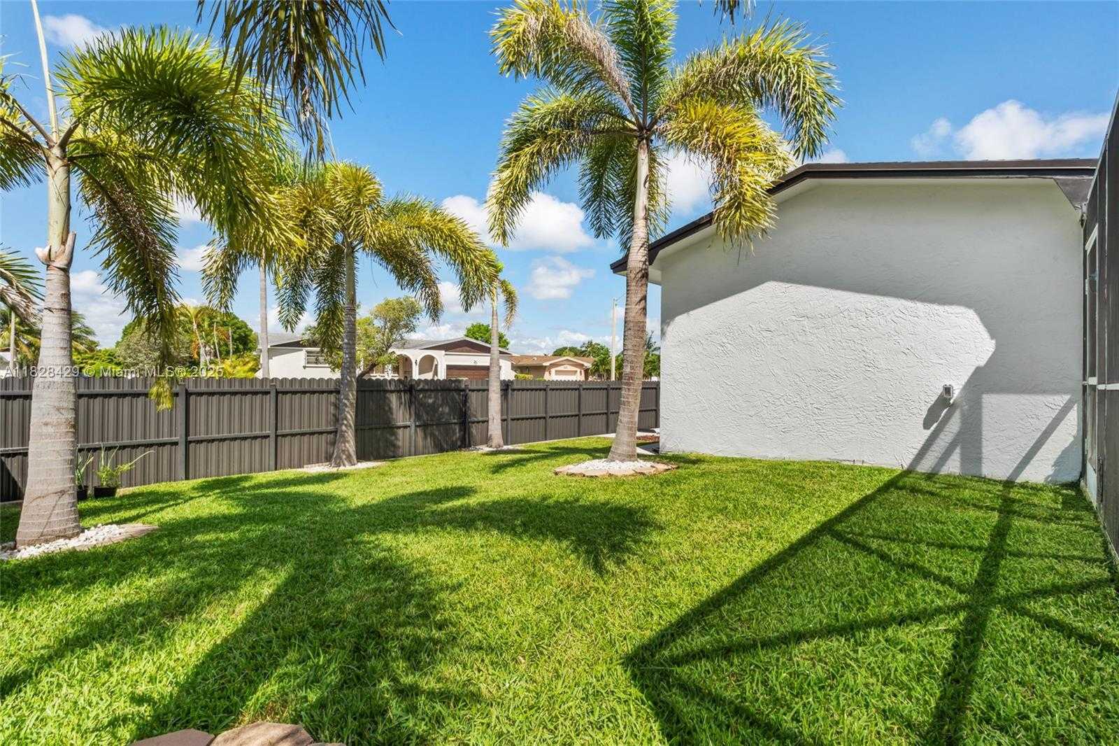 Small Image of 20175 SOUTH WEST 89TH CT, Cutler Bay Number 39