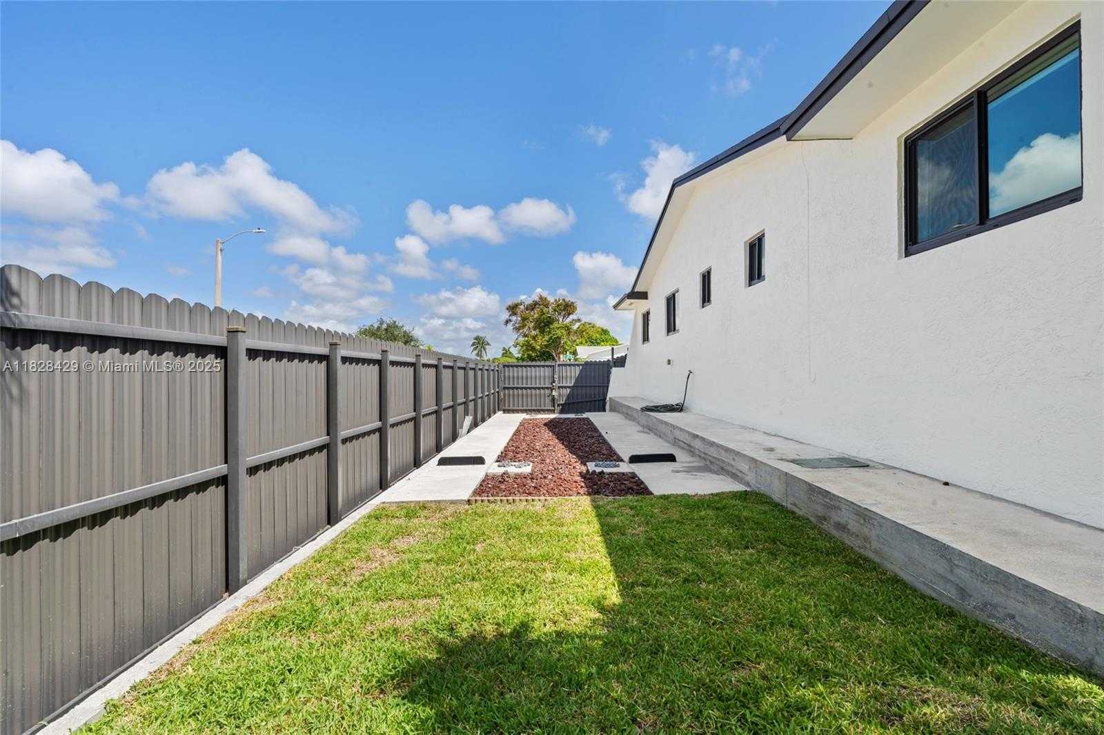 Small Image of 20175 SOUTH WEST 89TH CT, Cutler Bay Number 42